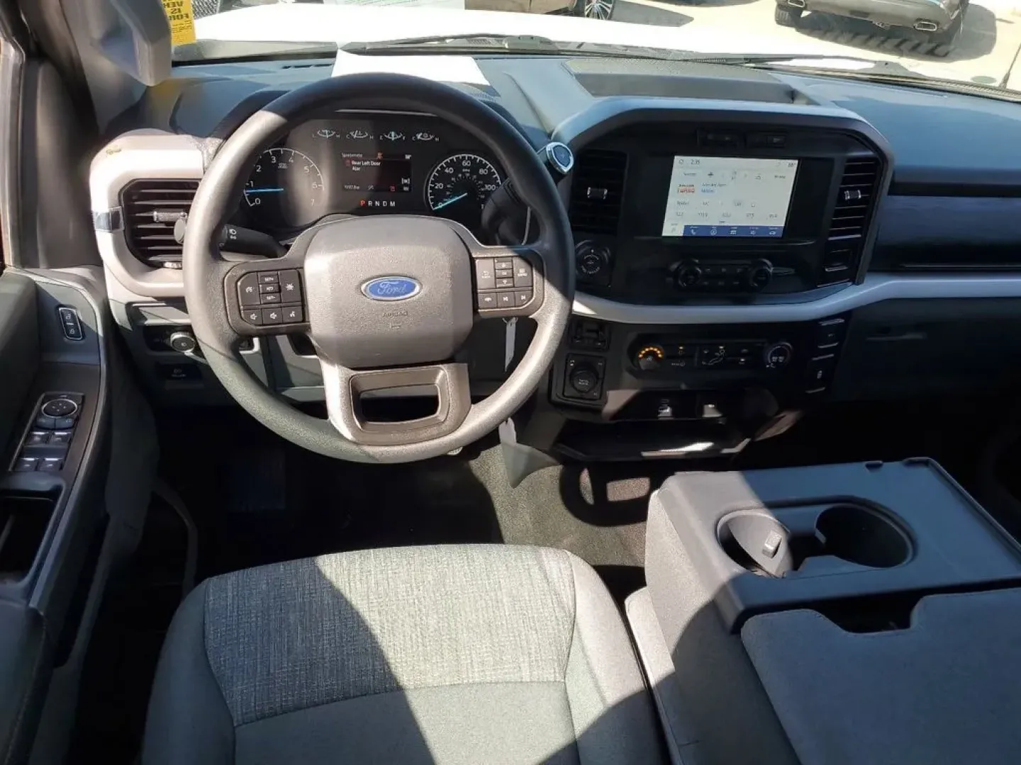2021 Oxford White /Black/Medium Dark Slate Ford F-150 XLT (1FTFW1E83MF) with an V6, 3.5L engine, 10-speed automatic transmission, located at 6064 Gull Rd, Kalamazoo, MI, 49048, (269) 222-0088, 42.328388, -85.512924 - <b>Vehicle Details</b><br>Discover the power and sophistication of this 2021 Ford F-150 XLT, a true embodiment of strength and style! This exceptional truck, equipped with a robust V6, 3.5L engine, and 4WD, promises an exhilarating driving experience, whether you're conquering rugged terrains or cru - Photo#27
