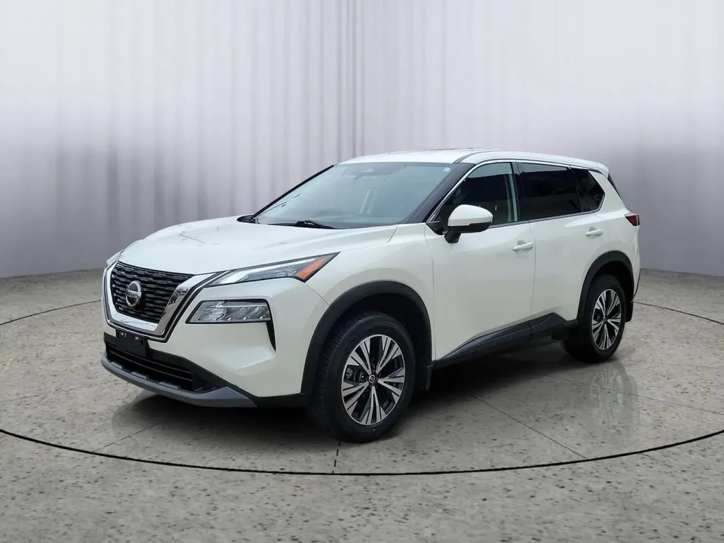 2021 Pearl White Tricoat /Charcoal Nissan Rogue SV (JN8AT3BA4MW) with an 4 Cyl, 2.5L engine, CVT transmission, located at 6064 Gull Rd, Kalamazoo, MI, 49048, (269) 222-0088, 42.328388, -85.512924 - **Explore the Open Road with the 2021 Nissan Rogue SV - Your Ideal Adventure Companion!**<br /> <br /> Are you ready to elevate your family road trips or weekend getaways? Look no further than this stunning 2021 Nissan Rogue SV, available now at AutoMaxx in Battle Creek, MI. This versatile SUV is pe - Photo#2