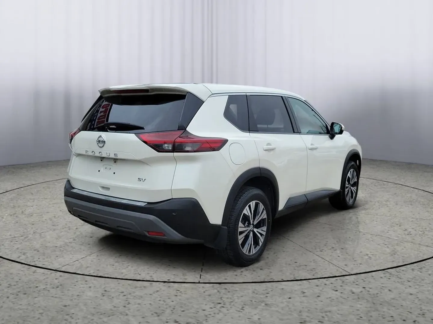 2021 Pearl White Tricoat /Charcoal Nissan Rogue SV (JN8AT3BA4MW) with an 4 Cyl, 2.5L engine, CVT transmission, located at 6064 Gull Rd, Kalamazoo, MI, 49048, (269) 222-0088, 42.328388, -85.512924 - **Explore the Open Road with the 2021 Nissan Rogue SV - Your Ideal Adventure Companion!**<br /> <br /> Are you ready to elevate your family road trips or weekend getaways? Look no further than this stunning 2021 Nissan Rogue SV, available now at AutoMaxx in Battle Creek, MI. This versatile SUV is pe - Photo#4