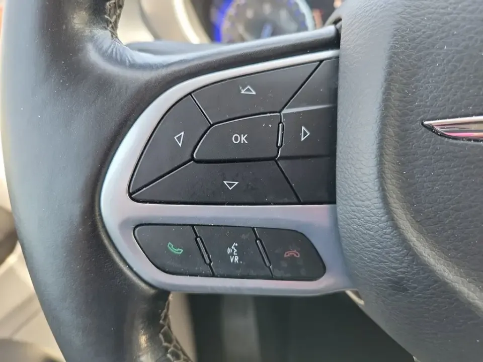 2021 White Pearl /Black Chrysler Pacifica Touring L (2C4RC1BG1MR) with an 3.6L V6 24V VVT engine, Automatic transmission, located at 6064 Gull Rd, Kalamazoo, MI, 49048, (269) 222-0088, 42.328388, -85.512924- Photo#28