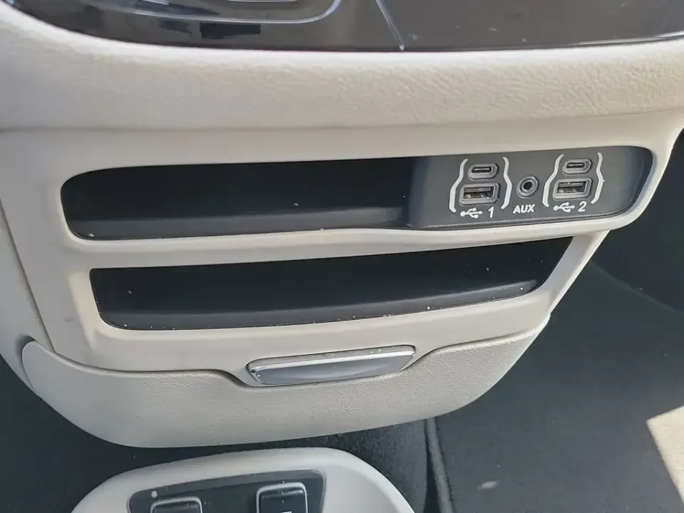 2021 Luxury White Pearlcoat /Alloy/Black Chrysler Pacifica Touring L (2C4RC1BG1MR) with an V6, 3.6L engine, 9-speed automatic transmission, located at 6064 Gull Rd, Kalamazoo, MI, 49048, (269) 222-0088, 42.328388, -85.512924 - **Discover the Perfect Family Vehicle: 2021 Chrysler Pacifica Touring L at AutoMaxx - Kalamazoo**<br /> <br /> Are you in search of a family-friendly vehicle that combines comfort, technology, and safety? Look no further than the 2021 Chrysler Pacifica Touring L, now available at AutoMaxx - Kalamazo - Photo#22