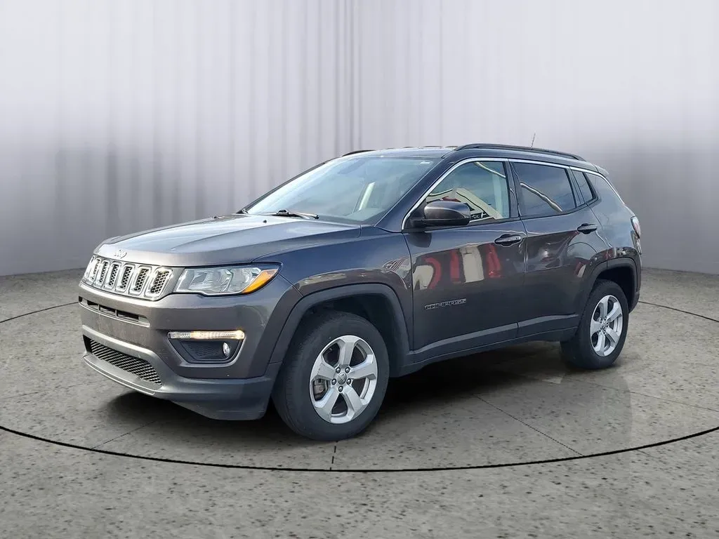 2020 Granite Crystal Metallic Clearcoat /Black Jeep Compass Latitude (3C4NJDBB5LT) with an 4 Cyl, 2.4L engine, 9-speed automatic transmission, located at 6064 Gull Rd, Kalamazoo, MI, 49048, (269) 222-0088, 42.328388, -85.512924 - Discover Adventure with the 2020 Jeep Compass Latitude 4WD Perfect for Your Next Journey!<br /> <br /> Are you ready to embrace new adventures while enjoying the comfort of a reliable SUV? Look no further than this stunning 2020 Jeep Compass Latitude 4WD, now available at AutoMaxx - Kalamazoo. Loca - Photo#2