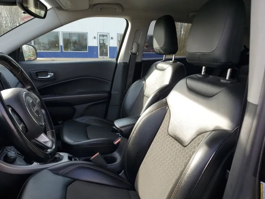 2020 Granite Crystal Metallic Clearcoat /Black Jeep Compass Latitude (3C4NJDBB5LT) with an 4 Cyl, 2.4L engine, 9-speed automatic transmission, located at 6064 Gull Rd, Kalamazoo, MI, 49048, (269) 222-0088, 42.328388, -85.512924 - Discover Adventure with the 2020 Jeep Compass Latitude 4WD Perfect for Your Next Journey!<br /> <br /> Are you ready to embrace new adventures while enjoying the comfort of a reliable SUV? Look no further than this stunning 2020 Jeep Compass Latitude 4WD, now available at AutoMaxx - Kalamazoo. Loca - Photo#11