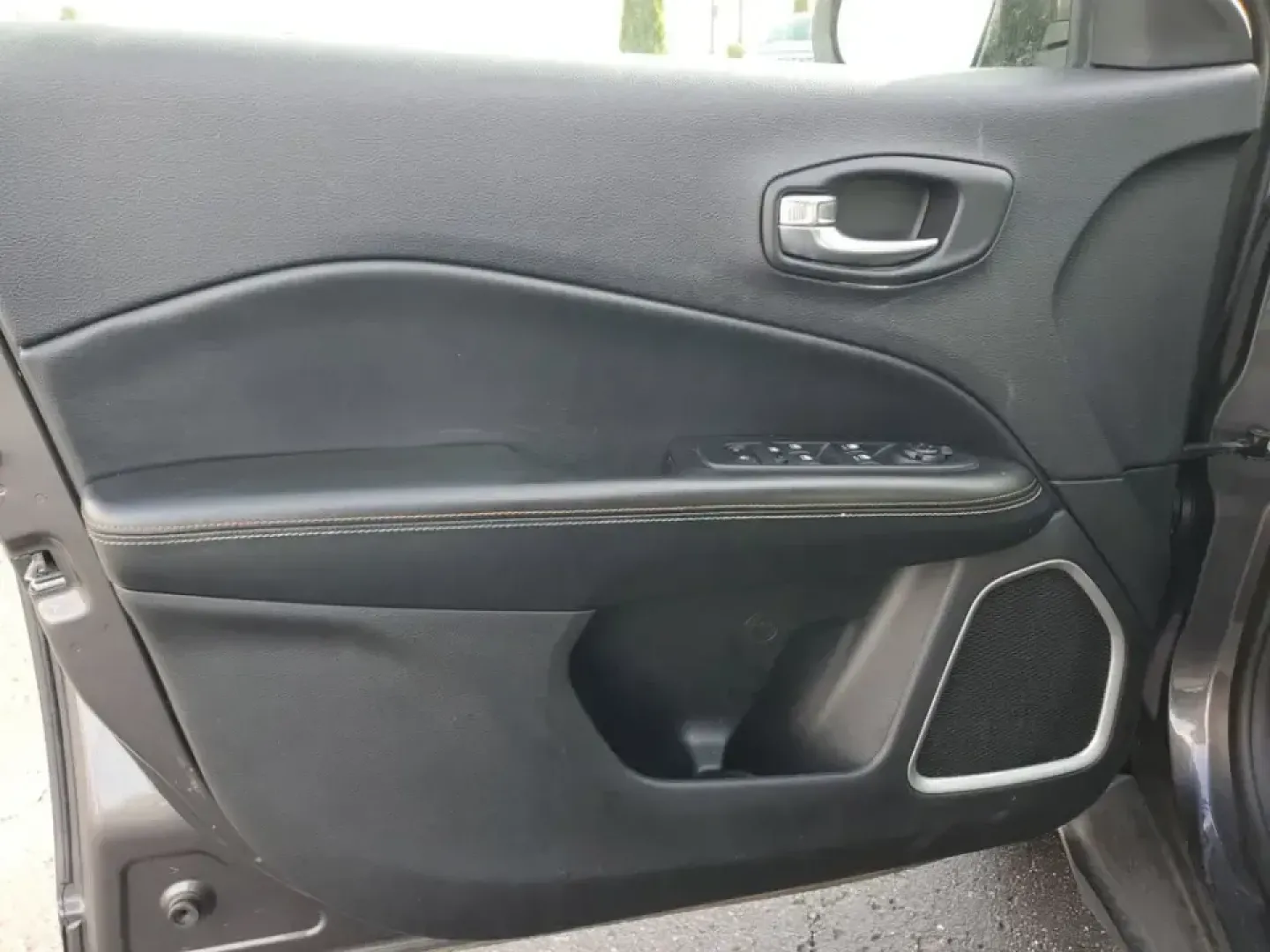 2020 Granite Crystal Metallic Clearcoat /Black Jeep Compass Latitude (3C4NJDBB5LT) with an 4 Cyl, 2.4L engine, 9-speed automatic transmission, located at 6064 Gull Rd, Kalamazoo, MI, 49048, (269) 222-0088, 42.328388, -85.512924 - Discover Adventure with the 2020 Jeep Compass Latitude 4WD Perfect for Your Next Journey!<br /> <br /> Are you ready to embrace new adventures while enjoying the comfort of a reliable SUV? Look no further than this stunning 2020 Jeep Compass Latitude 4WD, now available at AutoMaxx - Kalamazoo. Loca - Photo#8