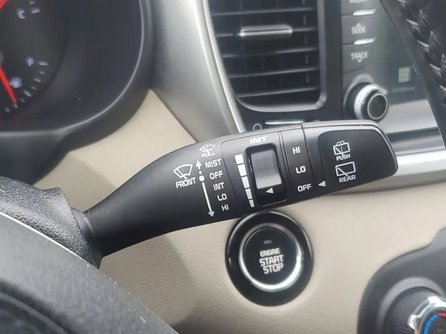 2020 Ebony Black /Stone Beige Kia Sorento EX V6 (5XYPHDA52LG) with an V6, 3.3L engine, 8-speed automatic transmission, located at 6064 Gull Rd, Kalamazoo, MI, 49048, (269) 222-0088, 42.328388, -85.512924 - <b>Summary</b><br>Power Moonroof NAVIGATION PACKAGE<br><br><b>Vehicle Details</b><br>Introducing the 2020 Kia Sorento EX V6 AWD the perfect blend of power, luxury, and technology! This stunning SUV is designed to elevate your driving experience with its robust V6, 3.3L engine that delivers exhilara - Photo#18