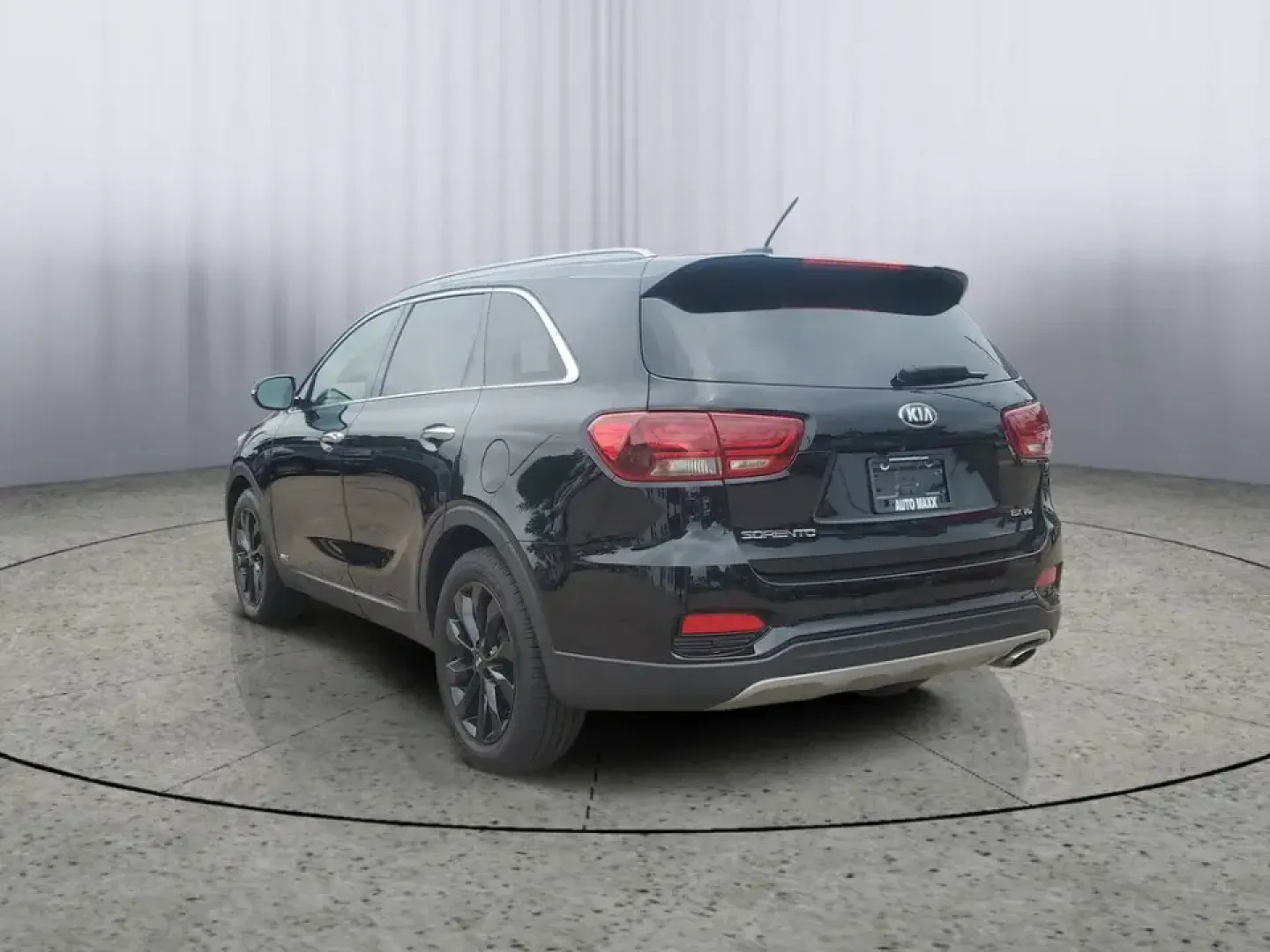 2020 Ebony Black /Stone Beige Kia Sorento EX V6 (5XYPHDA52LG) with an V6, 3.3L engine, 8-speed automatic transmission, located at 6064 Gull Rd, Kalamazoo, MI, 49048, (269) 222-0088, 42.328388, -85.512924 - **Explore New Horizons with the 2020 Kia Sorento EX V6 AWD Your Ideal Family SUV!**<br /> <br /> Are you ready to elevate your family adventures or daily commutes? The 2020 Kia Sorento EX V6 AWD is designed for those who value comfort, safety, and versatility. Whether you're heading to the nearby C- Photo#2