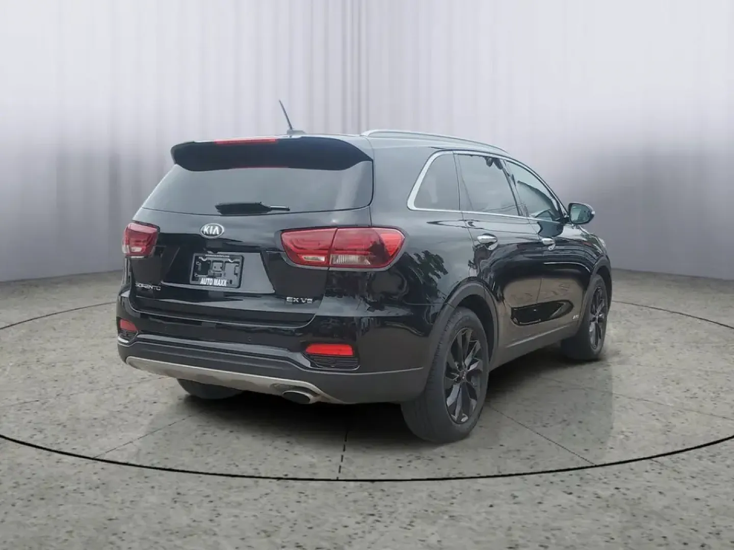 2020 Ebony Black /Stone Beige Kia Sorento EX V6 (5XYPHDA52LG) with an V6, 3.3L engine, 8-speed automatic transmission, located at 6064 Gull Rd, Kalamazoo, MI, 49048, (269) 222-0088, 42.328388, -85.512924 - **Explore New Horizons with the 2020 Kia Sorento EX V6 AWD Your Ideal Family SUV!**<br /> <br /> Are you ready to elevate your family adventures or daily commutes? The 2020 Kia Sorento EX V6 AWD is designed for those who value comfort, safety, and versatility. Whether you're heading to the nearby C- Photo#3