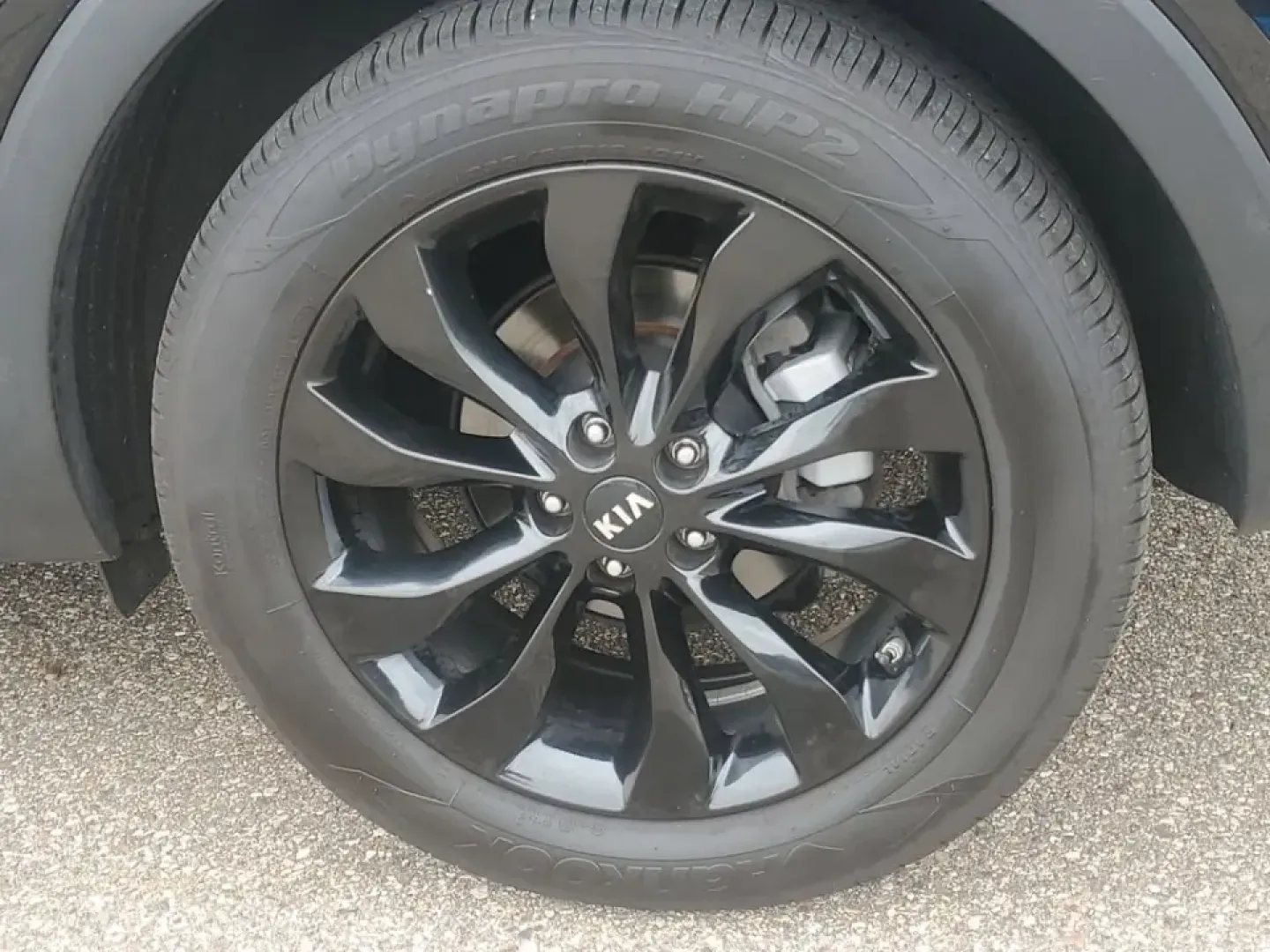 2020 Ebony Black /Stone Beige Kia Sorento EX V6 (5XYPHDA52LG) with an V6, 3.3L engine, 8-speed automatic transmission, located at 6064 Gull Rd, Kalamazoo, MI, 49048, (269) 222-0088, 42.328388, -85.512924 - **Explore New Horizons with the 2020 Kia Sorento EX V6 AWD Your Ideal Family SUV!**<br /> <br /> Are you ready to elevate your family adventures or daily commutes? The 2020 Kia Sorento EX V6 AWD is designed for those who value comfort, safety, and versatility. Whether you're heading to the nearby C- Photo#4
