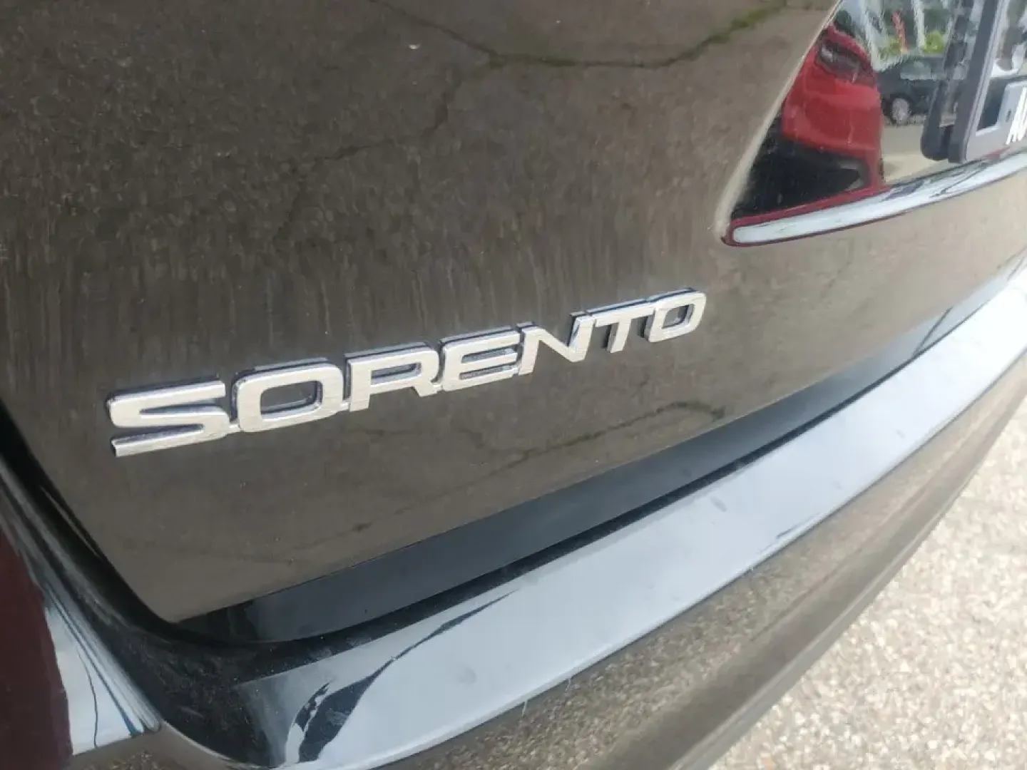 2020 Ebony Black /Stone Beige Kia Sorento EX V6 (5XYPHDA52LG) with an V6, 3.3L engine, 8-speed automatic transmission, located at 6064 Gull Rd, Kalamazoo, MI, 49048, (269) 222-0088, 42.328388, -85.512924 - **Explore New Horizons with the 2020 Kia Sorento EX V6 AWD Your Ideal Family SUV!**<br /> <br /> Are you ready to elevate your family adventures or daily commutes? The 2020 Kia Sorento EX V6 AWD is designed for those who value comfort, safety, and versatility. Whether you're heading to the nearby C- Photo#28