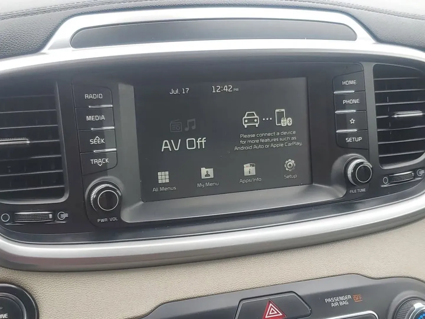 2020 Ebony Black /Stone Beige Kia Sorento EX V6 (5XYPHDA52LG) with an V6, 3.3L engine, 8-speed automatic transmission, located at 6064 Gull Rd, Kalamazoo, MI, 49048, (269) 222-0088, 42.328388, -85.512924 - <b>Summary</b><br>Power Moonroof NAVIGATION PACKAGE<br><br><b>Vehicle Details</b><br>Introducing the 2020 Kia Sorento EX V6 AWD the perfect blend of power, luxury, and technology! This stunning SUV is designed to elevate your driving experience with its robust V6, 3.3L engine that delivers exhilara - Photo#19