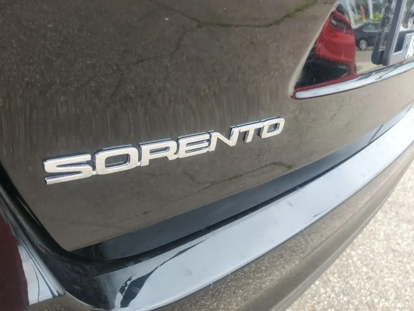 2020 Ebony Black /Stone Beige Kia Sorento EX V6 (5XYPHDA52LG) with an V6, 3.3L engine, 8-speed automatic transmission, located at 6064 Gull Rd, Kalamazoo, MI, 49048, (269) 222-0088, 42.328388, -85.512924 - <b>Summary</b><br>Power Moonroof NAVIGATION PACKAGE<br><br><b>Vehicle Details</b><br>Introducing the 2020 Kia Sorento EX V6 AWD the perfect blend of power, luxury, and technology! This stunning SUV is designed to elevate your driving experience with its robust V6, 3.3L engine that delivers exhilara - Photo#29