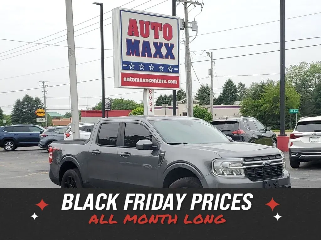 2022 Carbonized Grey Metallic /Desert Brown Ford Maverick LARIAT (3FTTW8F93NR) with an 4 Cyl, 2.0L engine, 8-speed automatic transmission, located at 6064 Gull Rd, Kalamazoo, MI, 49048, (269) 222-0088, 42.328388, -85.512924 - **Explore the Great Outdoors with the 2022 Ford Maverick XL at AutoMaxx - Kalamazoo!**<br /> <br /> Are you ready to elevate your adventures? The 2022 Ford Maverick XL is not just a pickup; it's your ticket to unforgettable road trips, weekend getaways, and daily commutes. With its rugged capabiliti - Photo#0