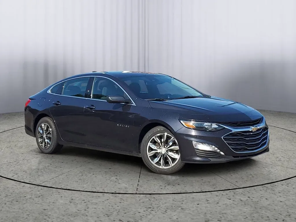 2023 Dark Ash Metallic /Jet Black Chevrolet Malibu LT (1G1ZD5ST2PF) with an 4 Cyl, 1.5L engine, CVT transmission, located at 6064 Gull Rd, Kalamazoo, MI, 49048, (269) 222-0088, 42.328388, -85.512924 - **Experience the Perfect Blend of Style and Comfort with the 2023 Chevrolet Malibu** <br /> <br /> If you're searching for a vehicle that seamlessly fits into your busy lifestyle, look no further than this stunning 2023 Chevrolet Malibu, now available at AutoMaxx - Battle Creek. This sleek sedan is - Photo#1