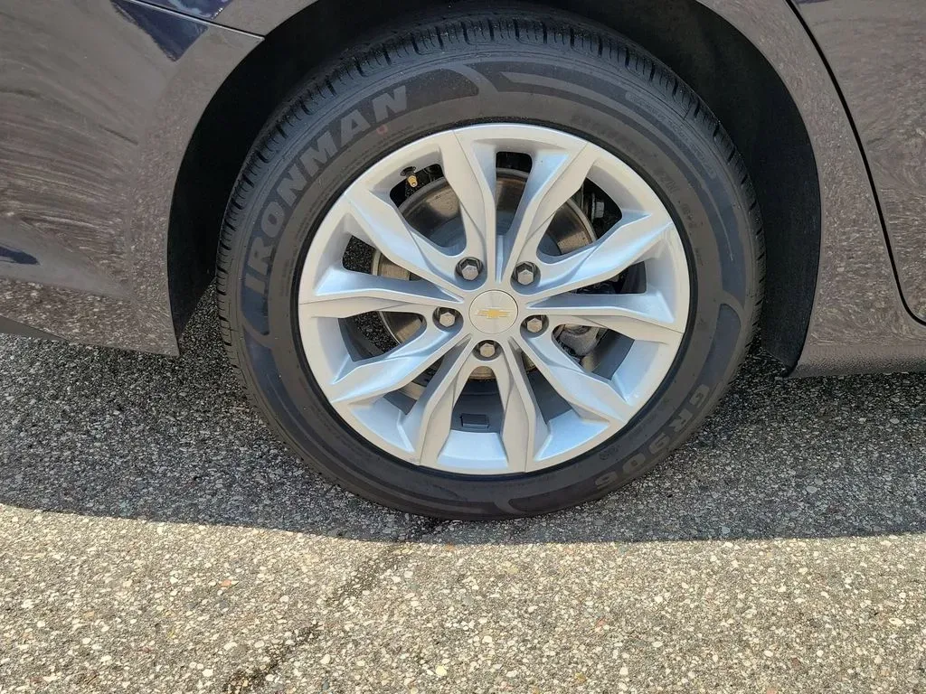 2023 Dark Ash Metallic /Jet Black Chevrolet Malibu LT (1G1ZD5ST2PF) with an 4 Cyl, 1.5L engine, CVT transmission, located at 6064 Gull Rd, Kalamazoo, MI, 49048, (269) 222-0088, 42.328388, -85.512924 - **Experience the Perfect Blend of Style and Comfort with the 2023 Chevrolet Malibu** <br /> <br /> If you're searching for a vehicle that seamlessly fits into your busy lifestyle, look no further than this stunning 2023 Chevrolet Malibu, now available at AutoMaxx - Battle Creek. This sleek sedan is - Photo#5