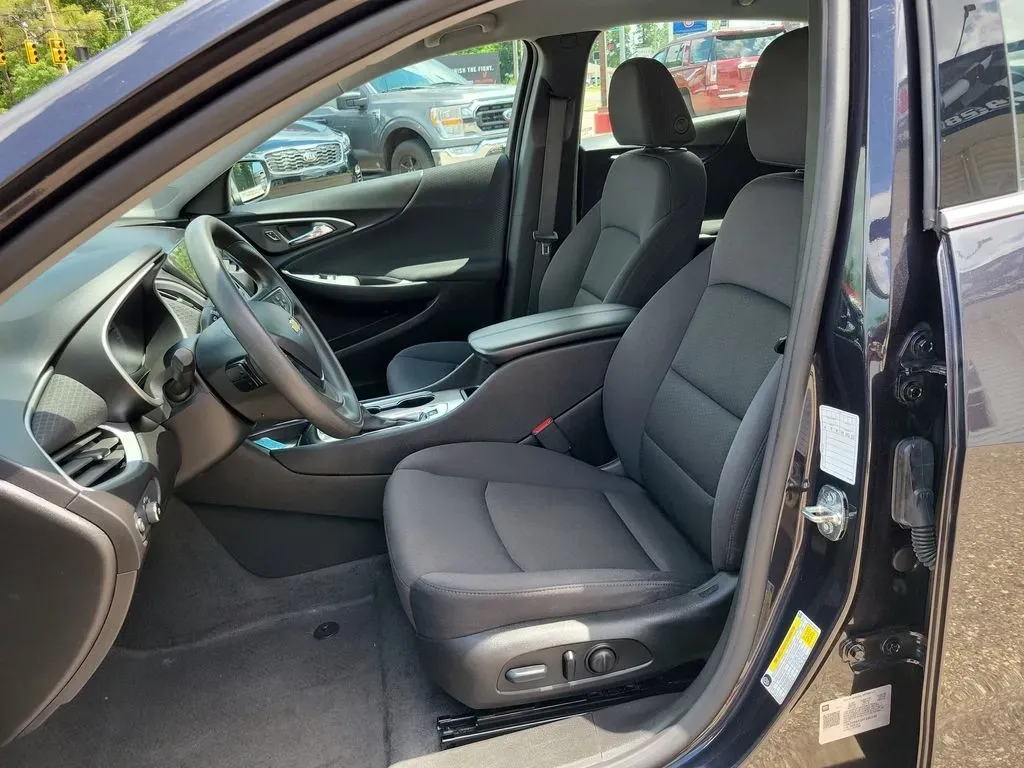 2023 Dark Ash Metallic /Jet Black Chevrolet Malibu LT (1G1ZD5ST2PF) with an 4 Cyl, 1.5L engine, CVT transmission, located at 6064 Gull Rd, Kalamazoo, MI, 49048, (269) 222-0088, 42.328388, -85.512924 - **Experience the Perfect Blend of Style and Comfort with the 2023 Chevrolet Malibu** <br /> <br /> If you're searching for a vehicle that seamlessly fits into your busy lifestyle, look no further than this stunning 2023 Chevrolet Malibu, now available at AutoMaxx - Battle Creek. This sleek sedan is - Photo#8