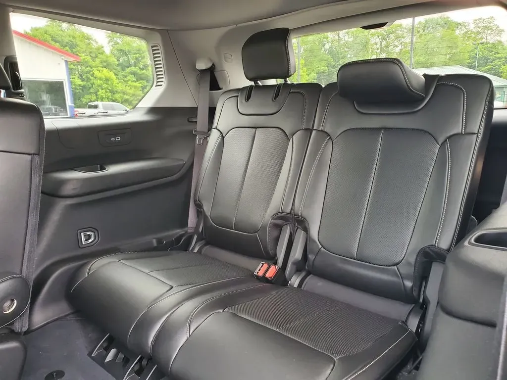 2023 Bright White Clearcoat /Global Black Jeep Grand Cherokee Limited (1C4RJKBG4P8) with an V6, 3.6L engine, 8-speed automatic transmission, located at 6064 Gull Rd, Kalamazoo, MI, 49048, (269) 222-0088, 42.328388, -85.512924 - **Unleash Your Adventurous Spirit with the 2023 Jeep Grand Cherokee L Limited 4WD!**<br /> <br /> Are you ready to elevate your family adventures, road trips, or weekend getaways? The 2023 Jeep Grand Cherokee L Limited 4WD is not just a vehicle; it's your passport to unforgettable experiences. Perfe - Photo#10