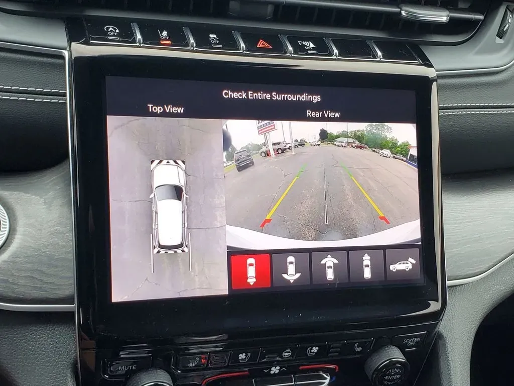 2023 Bright White Clearcoat /Global Black Jeep Grand Cherokee Limited (1C4RJKBG4P8) with an V6, 3.6L engine, 8-speed automatic transmission, located at 6064 Gull Rd, Kalamazoo, MI, 49048, (269) 222-0088, 42.328388, -85.512924 - **Unleash Your Adventurous Spirit with the 2023 Jeep Grand Cherokee L Limited 4WD!**<br /> <br /> Are you ready to elevate your family adventures, road trips, or weekend getaways? The 2023 Jeep Grand Cherokee L Limited 4WD is not just a vehicle; it's your passport to unforgettable experiences. Perfe - Photo#26