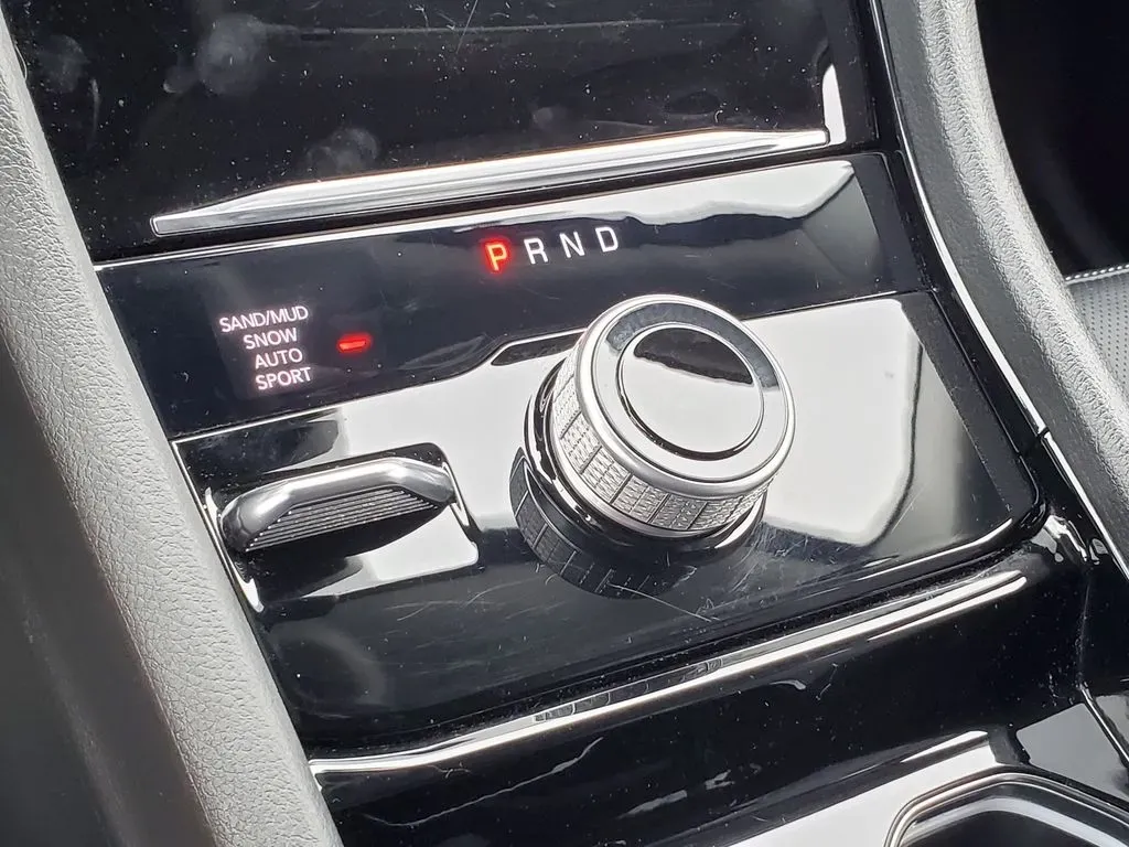 2023 Bright White Clearcoat /Global Black Jeep Grand Cherokee Limited (1C4RJKBG4P8) with an V6, 3.6L engine, 8-speed automatic transmission, located at 6064 Gull Rd, Kalamazoo, MI, 49048, (269) 222-0088, 42.328388, -85.512924 - **Unleash Your Adventurous Spirit with the 2023 Jeep Grand Cherokee L Limited 4WD!**<br /> <br /> Are you ready to elevate your family adventures, road trips, or weekend getaways? The 2023 Jeep Grand Cherokee L Limited 4WD is not just a vehicle; it's your passport to unforgettable experiences. Perfe - Photo#28