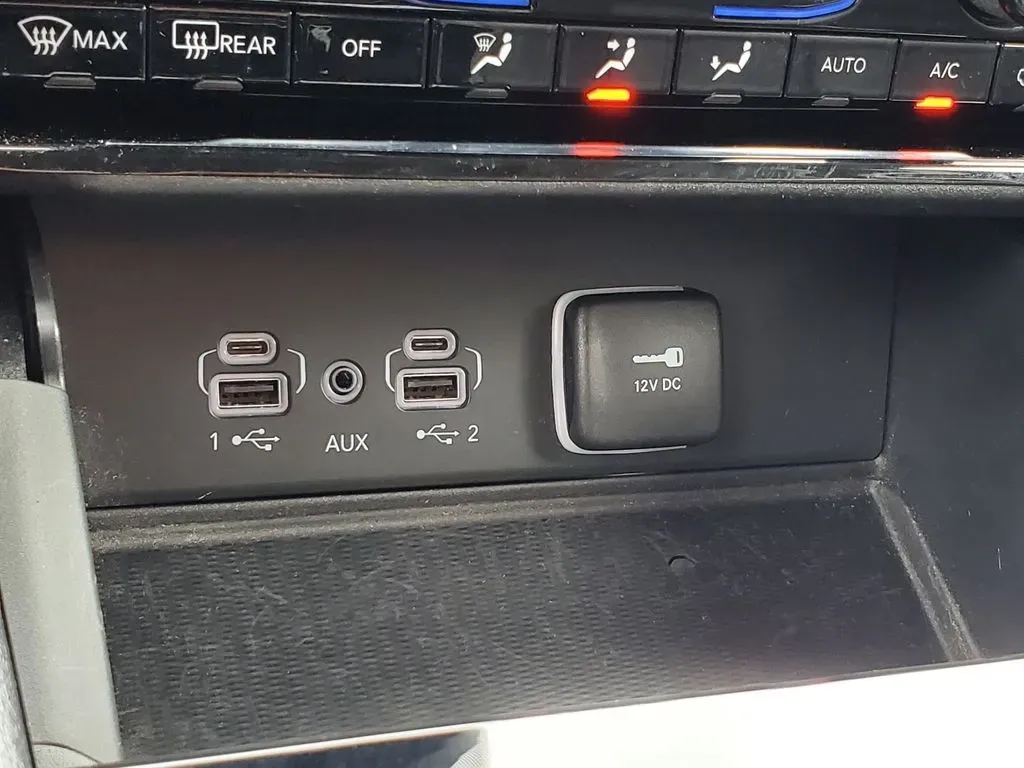 2023 Bright White Clearcoat /Global Black Jeep Grand Cherokee Limited (1C4RJKBG4P8) with an V6, 3.6L engine, 8-speed automatic transmission, located at 6064 Gull Rd, Kalamazoo, MI, 49048, (269) 222-0088, 42.328388, -85.512924 - **Unleash Your Adventurous Spirit with the 2023 Jeep Grand Cherokee L Limited 4WD!**<br /> <br /> Are you ready to elevate your family adventures, road trips, or weekend getaways? The 2023 Jeep Grand Cherokee L Limited 4WD is not just a vehicle; it's your passport to unforgettable experiences. Perfe - Photo#30