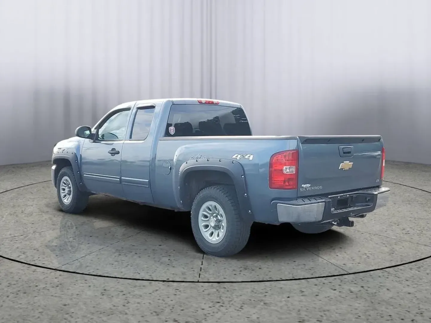 2009 Blue Granite Metallic /Dark Titanium Chevrolet Silverado Work Truck (1GCEK19C99Z) with an V8, 4.8L engine, 4-speed automatic transmission, located at 6064 Gull Rd, Kalamazoo, MI, 49048, (269) 222-0088, 42.328388, -85.512924 - Looking for the perfect pickup truck to elevate your weekend adventures or enhance your daily commutes? Look no further than this stunning 2009 Chevrolet Silverado Work Truck, available now at AutoMaxx in Kalamazoo, MI! Whether you need a dependable vehicle for family trips, hauling equipment, or si - Photo#3