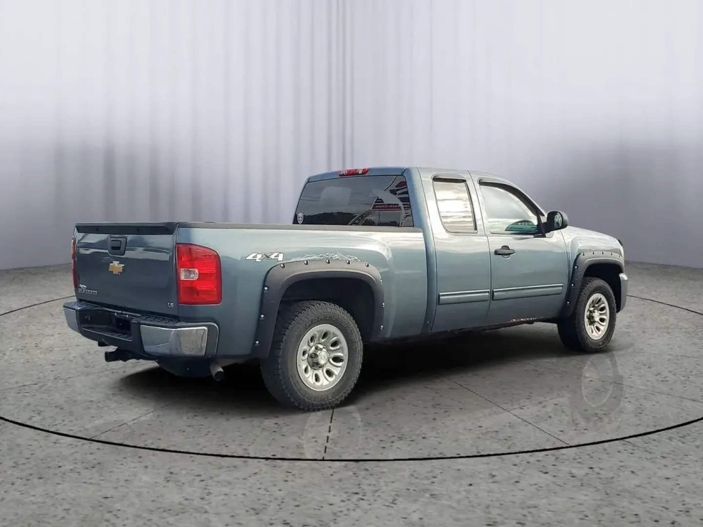 2009 Blue Granite Metallic /Dark Titanium Chevrolet Silverado Work Truck (1GCEK19C99Z) with an V8, 4.8L engine, 4-speed automatic transmission, located at 6064 Gull Rd, Kalamazoo, MI, 49048, (269) 222-0088, 42.328388, -85.512924 - Looking for the perfect pickup truck to elevate your weekend adventures or enhance your daily commutes? Look no further than this stunning 2009 Chevrolet Silverado Work Truck, available now at AutoMaxx in Kalamazoo, MI! Whether you need a dependable vehicle for family trips, hauling equipment, or si - Photo#4