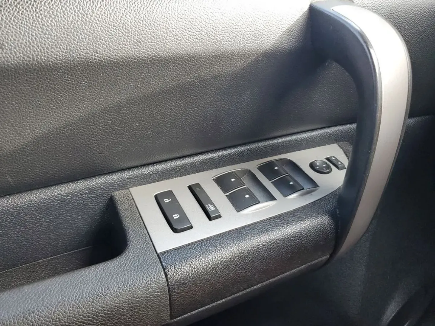 2009 Blue Granite Metallic /Dark Titanium Chevrolet Silverado Work Truck (1GCEK19C99Z) with an V8, 4.8L engine, 4-speed automatic transmission, located at 6064 Gull Rd, Kalamazoo, MI, 49048, (269) 222-0088, 42.328388, -85.512924 - Looking for the perfect pickup truck to elevate your weekend adventures or enhance your daily commutes? Look no further than this stunning 2009 Chevrolet Silverado Work Truck, available now at AutoMaxx in Kalamazoo, MI! Whether you need a dependable vehicle for family trips, hauling equipment, or si - Photo#9