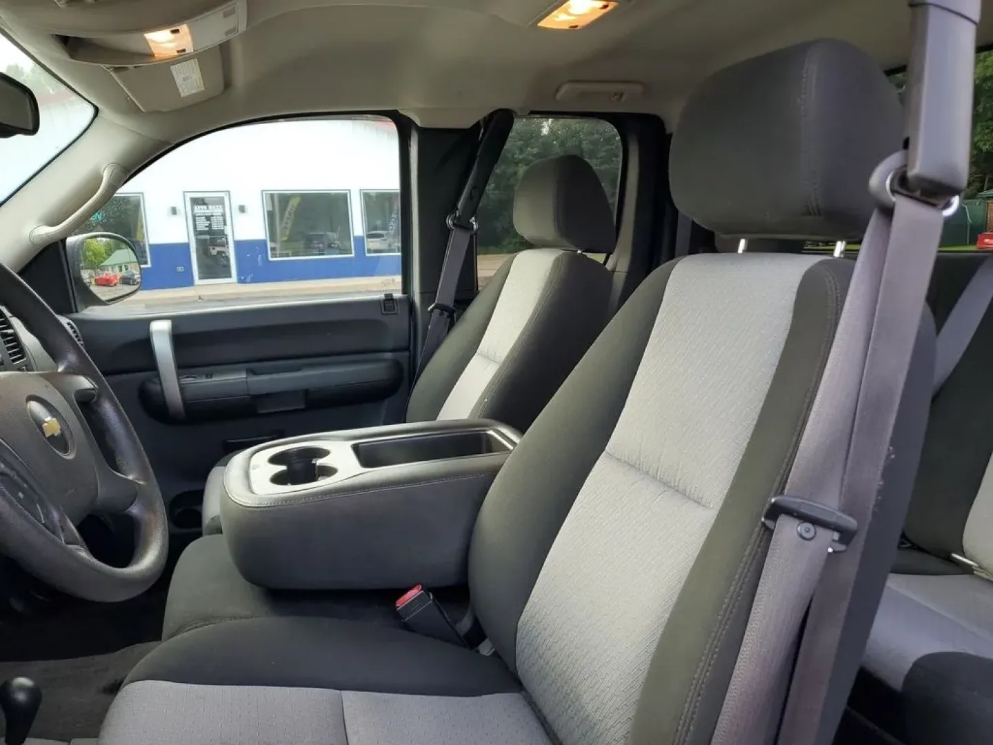 2009 Blue Granite Metallic /Dark Titanium Chevrolet Silverado Work Truck (1GCEK19C99Z) with an V8, 4.8L engine, 4-speed automatic transmission, located at 6064 Gull Rd, Kalamazoo, MI, 49048, (269) 222-0088, 42.328388, -85.512924 - Looking for the perfect pickup truck to elevate your weekend adventures or enhance your daily commutes? Look no further than this stunning 2009 Chevrolet Silverado Work Truck, available now at AutoMaxx in Kalamazoo, MI! Whether you need a dependable vehicle for family trips, hauling equipment, or si - Photo#10