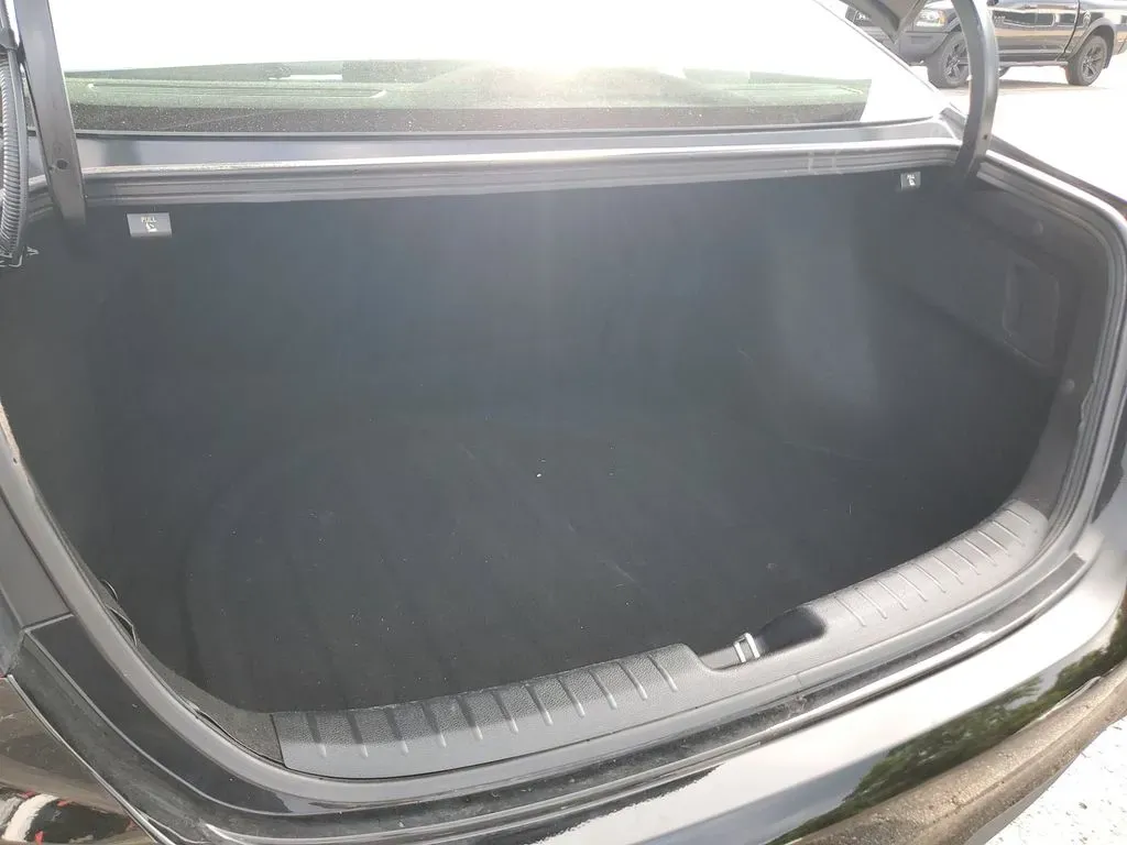 2024 Aurora Black /Black Kia Forte LXS (3KPF24AD8RE) with an 4 Cyl, 2.0L engine, CVT transmission, located at 6064 Gull Rd, Kalamazoo, MI, 49048, (269) 222-0088, 42.328388, -85.512924 - Explore the open road with confidence in this stunning 2024 Kia Forte, available now at AutoMaxx - Kalamazoo. This pre-owned sedan is the perfect blend of style, comfort, and advanced technology, making it an excellent choice for anyone from budget-conscious buyers to families seeking a reliable veh - Photo#7