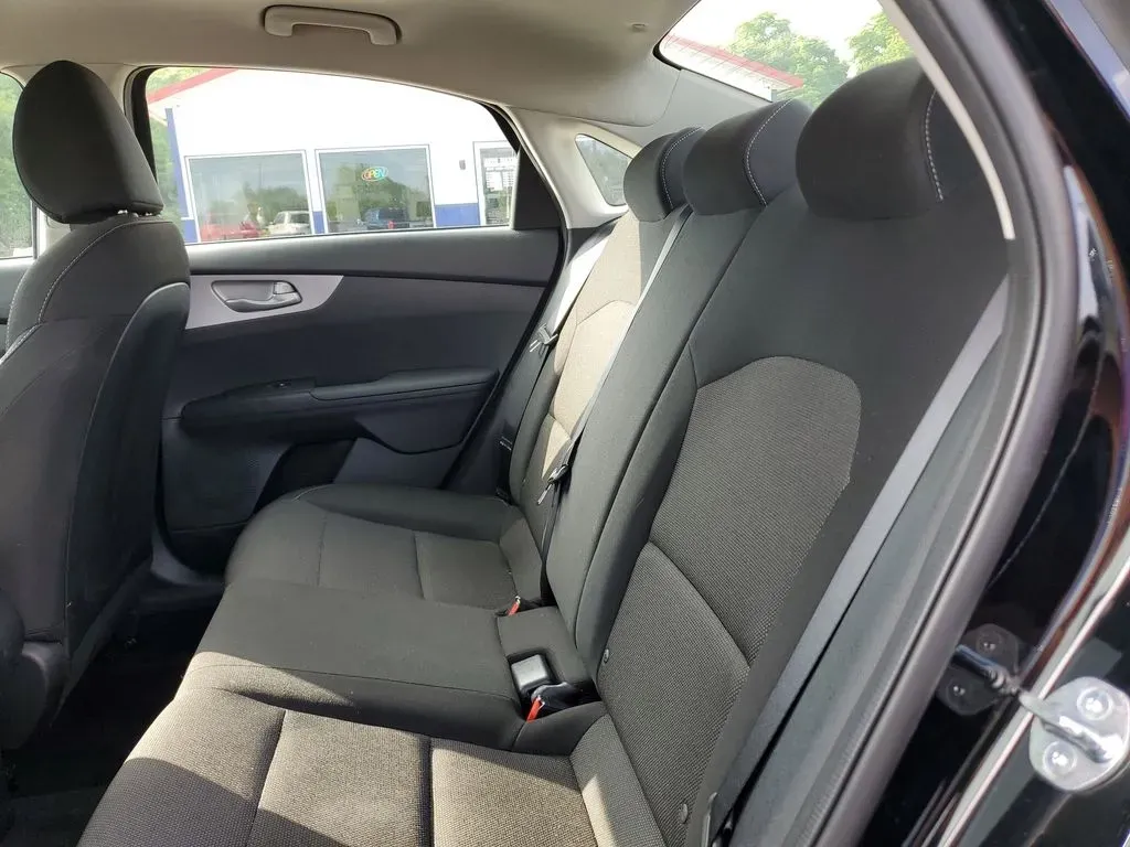 2024 Aurora Black /Black Kia Forte LXS (3KPF24AD8RE) with an 4 Cyl, 2.0L engine, CVT transmission, located at 6064 Gull Rd, Kalamazoo, MI, 49048, (269) 222-0088, 42.328388, -85.512924 - Explore the open road with confidence in this stunning 2024 Kia Forte, available now at AutoMaxx - Kalamazoo. This pre-owned sedan is the perfect blend of style, comfort, and advanced technology, making it an excellent choice for anyone from budget-conscious buyers to families seeking a reliable veh - Photo#8