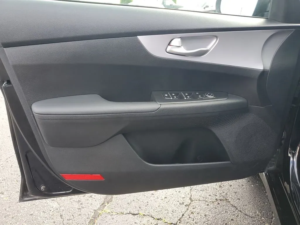 2024 Aurora Black /Black Kia Forte LXS (3KPF24AD8RE) with an 4 Cyl, 2.0L engine, CVT transmission, located at 6064 Gull Rd, Kalamazoo, MI, 49048, (269) 222-0088, 42.328388, -85.512924 - Explore the open road with confidence in this stunning 2024 Kia Forte, available now at AutoMaxx - Kalamazoo. This pre-owned sedan is the perfect blend of style, comfort, and advanced technology, making it an excellent choice for anyone from budget-conscious buyers to families seeking a reliable veh - Photo#10