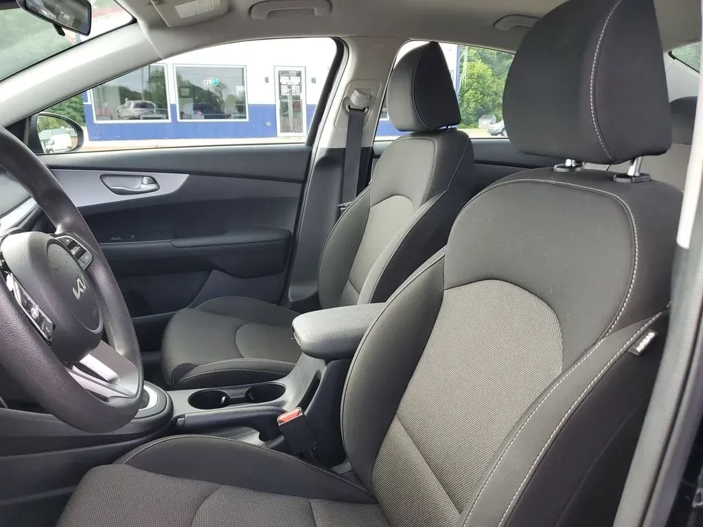 2024 Aurora Black /Black Kia Forte LXS (3KPF24AD8RE) with an 4 Cyl, 2.0L engine, CVT transmission, located at 6064 Gull Rd, Kalamazoo, MI, 49048, (269) 222-0088, 42.328388, -85.512924 - Explore the open road with confidence in this stunning 2024 Kia Forte, available now at AutoMaxx - Kalamazoo. This pre-owned sedan is the perfect blend of style, comfort, and advanced technology, making it an excellent choice for anyone from budget-conscious buyers to families seeking a reliable veh - Photo#12