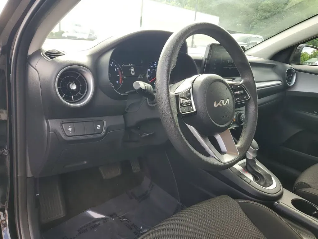 2024 Aurora Black /Black Kia Forte LXS (3KPF24AD8RE) with an 4 Cyl, 2.0L engine, CVT transmission, located at 6064 Gull Rd, Kalamazoo, MI, 49048, (269) 222-0088, 42.328388, -85.512924 - Explore the open road with confidence in this stunning 2024 Kia Forte, available now at AutoMaxx - Kalamazoo. This pre-owned sedan is the perfect blend of style, comfort, and advanced technology, making it an excellent choice for anyone from budget-conscious buyers to families seeking a reliable veh - Photo#13