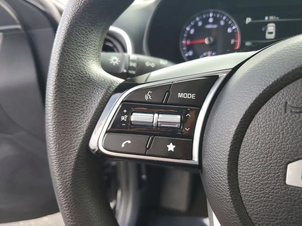 2024 Aurora Black /Black Kia Forte LXS (3KPF24AD8RE) with an 4 Cyl, 2.0L engine, CVT transmission, located at 6064 Gull Rd, Kalamazoo, MI, 49048, (269) 222-0088, 42.328388, -85.512924 - Explore the open road with confidence in this stunning 2024 Kia Forte, available now at AutoMaxx - Kalamazoo. This pre-owned sedan is the perfect blend of style, comfort, and advanced technology, making it an excellent choice for anyone from budget-conscious buyers to families seeking a reliable veh - Photo#16