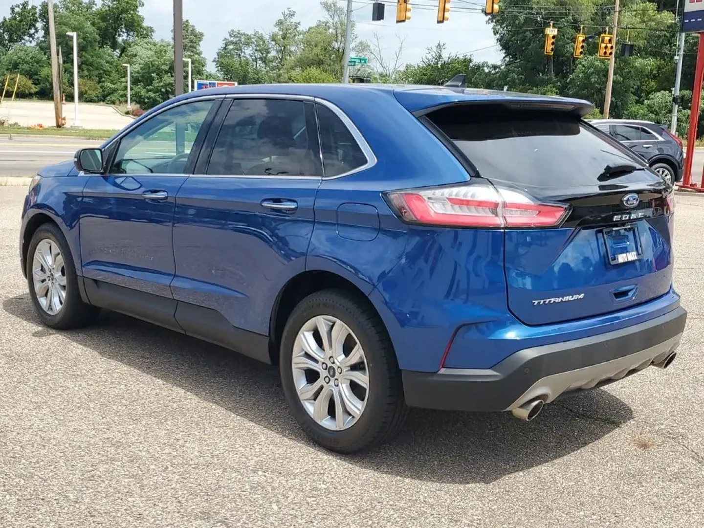 2022 Atlas Blue Metallic /Ebony Ford Edge Titanium (2FMPK4K95NB) with an 4 Cyl, 2.0L engine, 8-speed automatic transmission, located at 6064 Gull Rd, Kalamazoo, MI, 49048, (269) 222-0088, 42.328388, -85.512924 - **Discover the 2022 Ford Edge Titanium: Your Ideal SUV for Family Adventures and Daily Commutes!**<br /> <br /> Are you searching for the perfect balance of style, comfort, and capability? Look no further than this stunning 2022 Ford Edge Titanium, available now at AutoMaxx - Battle Creek! Whether y - Photo#2