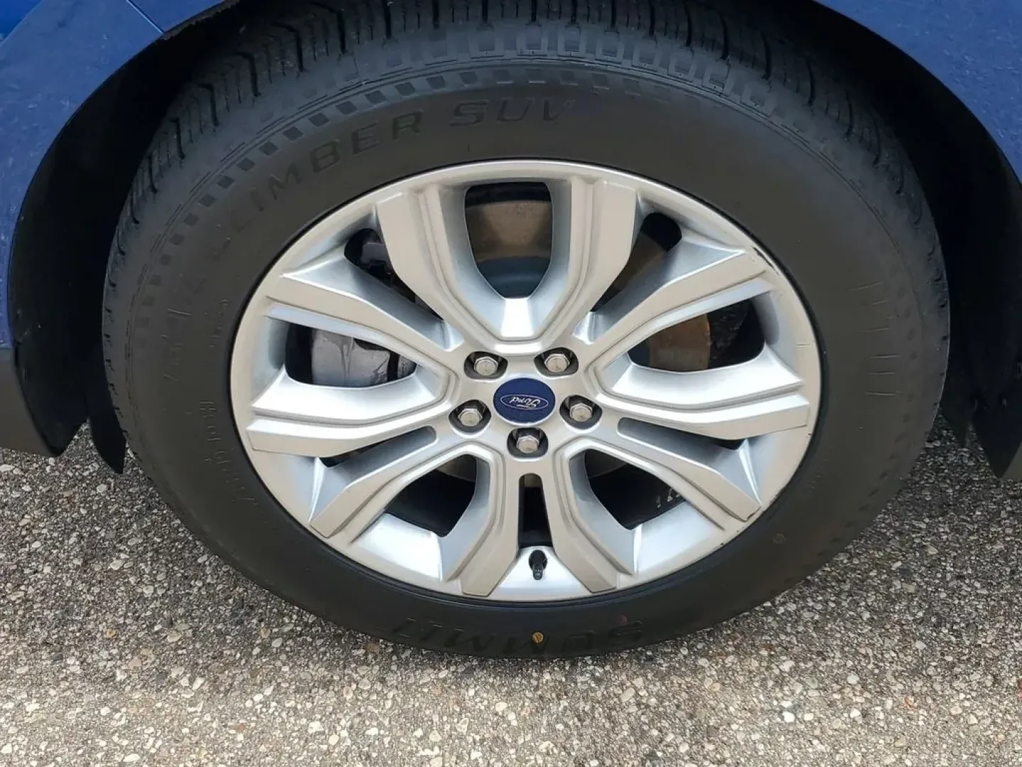 2022 Atlas Blue Metallic /Ebony Ford Edge Titanium (2FMPK4K95NB) with an 4 Cyl, 2.0L engine, 8-speed automatic transmission, located at 6064 Gull Rd, Kalamazoo, MI, 49048, (269) 222-0088, 42.328388, -85.512924 - **Discover the 2022 Ford Edge Titanium: Your Ideal SUV for Family Adventures and Daily Commutes!**<br /> <br /> Are you searching for the perfect balance of style, comfort, and capability? Look no further than this stunning 2022 Ford Edge Titanium, available now at AutoMaxx - Battle Creek! Whether y - Photo#4
