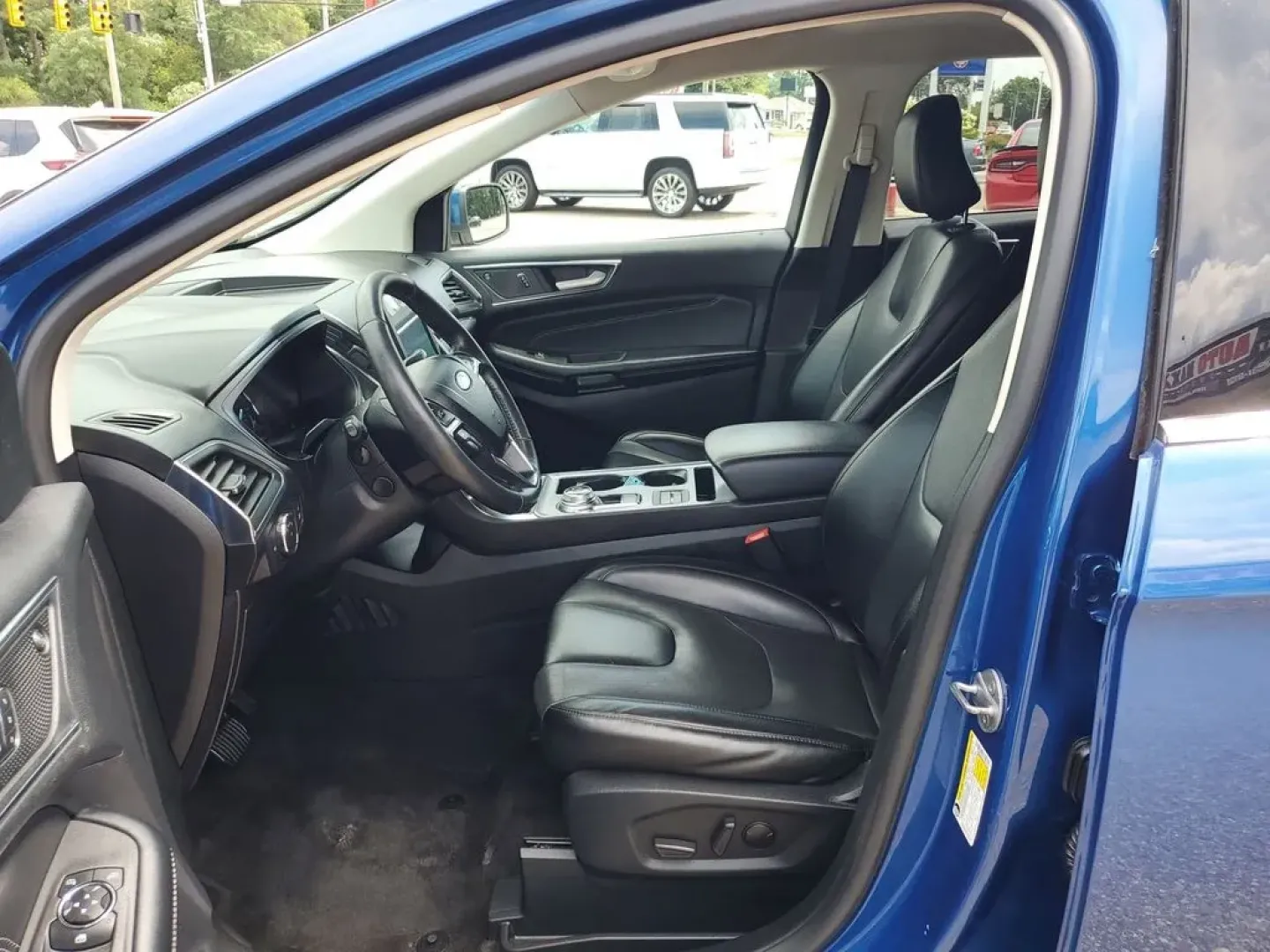 2022 Atlas Blue Metallic /Ebony Ford Edge Titanium (2FMPK4K95NB) with an 4 Cyl, 2.0L engine, 8-speed automatic transmission, located at 6064 Gull Rd, Kalamazoo, MI, 49048, (269) 222-0088, 42.328388, -85.512924 - **Discover the 2022 Ford Edge Titanium: Your Ideal SUV for Family Adventures and Daily Commutes!**<br /> <br /> Are you searching for the perfect balance of style, comfort, and capability? Look no further than this stunning 2022 Ford Edge Titanium, available now at AutoMaxx - Battle Creek! Whether y - Photo#8