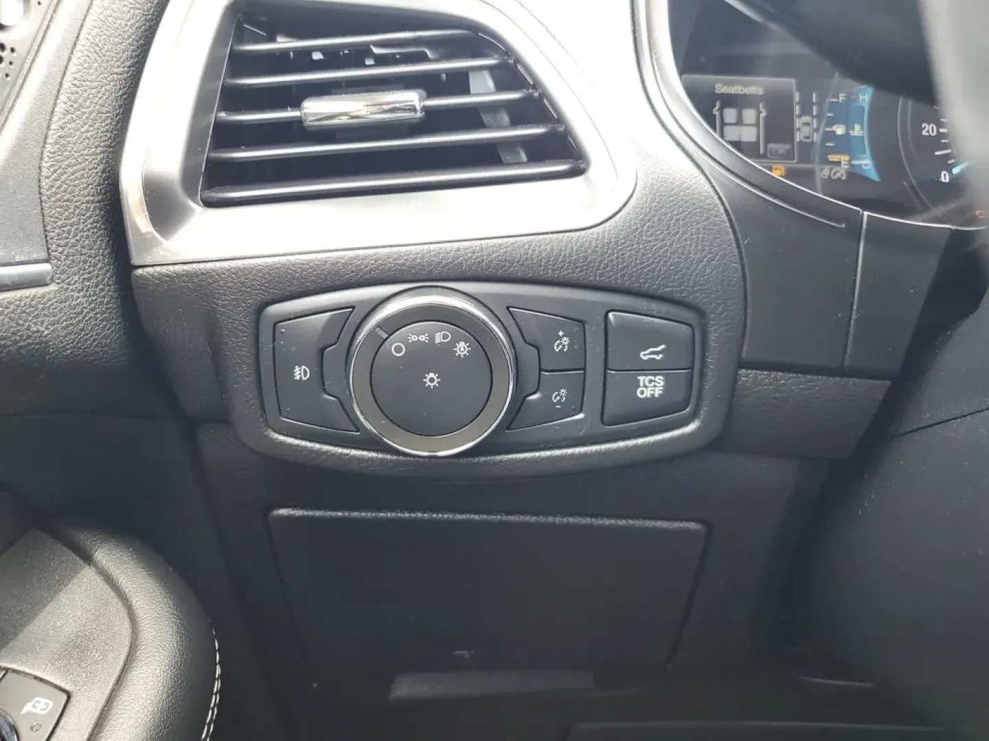 2022 Atlas Blue Metallic /Ebony Ford Edge Titanium (2FMPK4K95NB) with an 4 Cyl, 2.0L engine, 8-speed automatic transmission, located at 6064 Gull Rd, Kalamazoo, MI, 49048, (269) 222-0088, 42.328388, -85.512924 - **Discover the 2022 Ford Edge Titanium: Your Ideal SUV for Family Adventures and Daily Commutes!**<br /> <br /> Are you searching for the perfect balance of style, comfort, and capability? Look no further than this stunning 2022 Ford Edge Titanium, available now at AutoMaxx - Battle Creek! Whether y - Photo#12