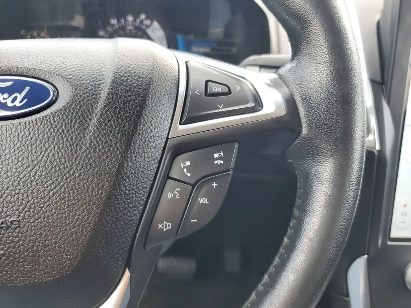 2022 Atlas Blue Metallic /Ebony Ford Edge Titanium (2FMPK4K95NB) with an 4 Cyl, 2.0L engine, 8-speed automatic transmission, located at 6064 Gull Rd, Kalamazoo, MI, 49048, (269) 222-0088, 42.328388, -85.512924 - **Discover the 2022 Ford Edge Titanium: Your Ideal SUV for Family Adventures and Daily Commutes!**<br /> <br /> Are you searching for the perfect balance of style, comfort, and capability? Look no further than this stunning 2022 Ford Edge Titanium, available now at AutoMaxx - Battle Creek! Whether y - Photo#17