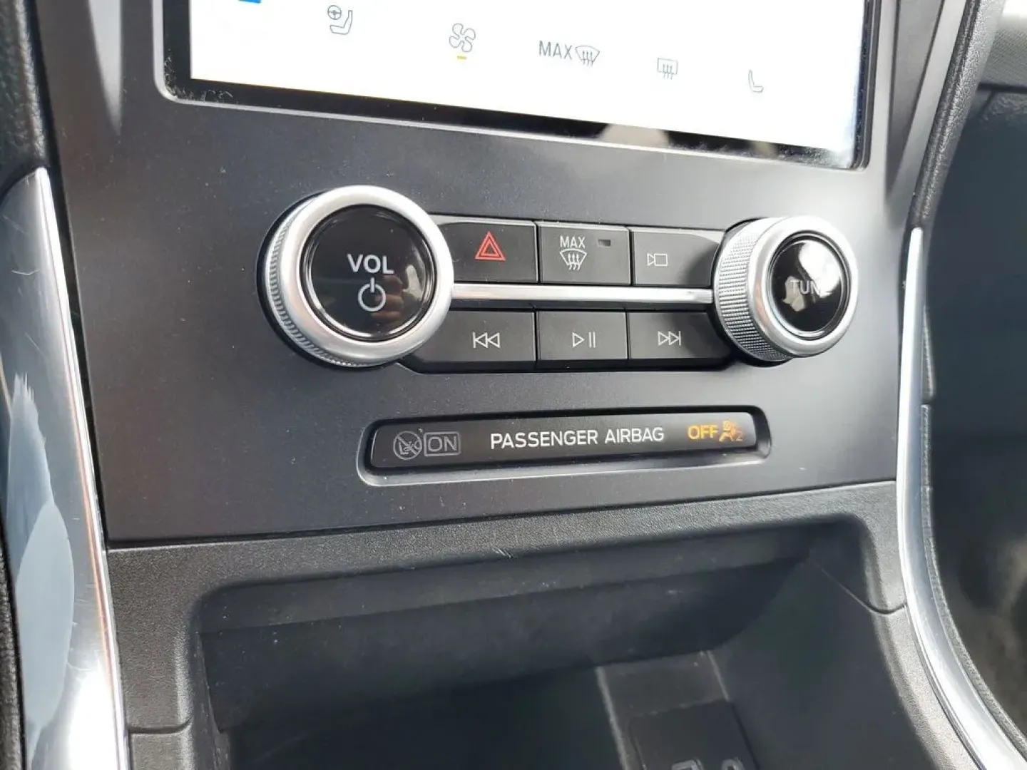 2022 Atlas Blue Metallic /Ebony Ford Edge Titanium (2FMPK4K95NB) with an 4 Cyl, 2.0L engine, 8-speed automatic transmission, located at 6064 Gull Rd, Kalamazoo, MI, 49048, (269) 222-0088, 42.328388, -85.512924 - **Discover the 2022 Ford Edge Titanium: Your Ideal SUV for Family Adventures and Daily Commutes!**<br /> <br /> Are you searching for the perfect balance of style, comfort, and capability? Look no further than this stunning 2022 Ford Edge Titanium, available now at AutoMaxx - Battle Creek! Whether y - Photo#21