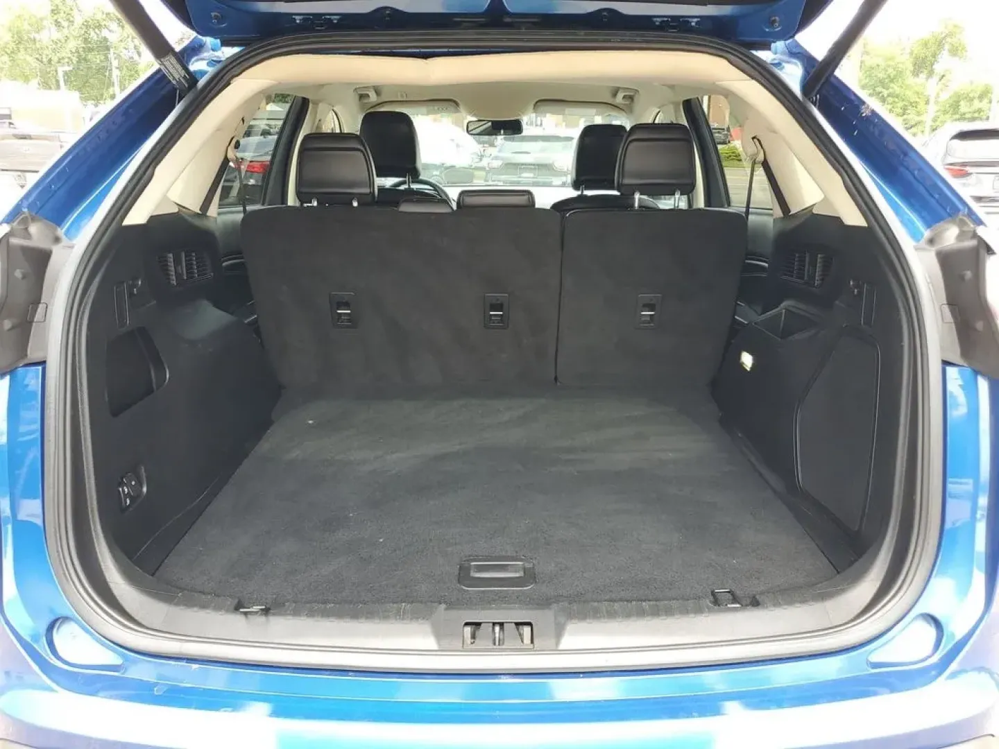 2022 Atlas Blue Metallic /Ebony Ford Edge Titanium (2FMPK4K95NB) with an 4 Cyl, 2.0L engine, 8-speed automatic transmission, located at 6064 Gull Rd, Kalamazoo, MI, 49048, (269) 222-0088, 42.328388, -85.512924 - **Discover the 2022 Ford Edge Titanium: Your Ideal SUV for Family Adventures and Daily Commutes!**<br /> <br /> Are you searching for the perfect balance of style, comfort, and capability? Look no further than this stunning 2022 Ford Edge Titanium, available now at AutoMaxx - Battle Creek! Whether y - Photo#29