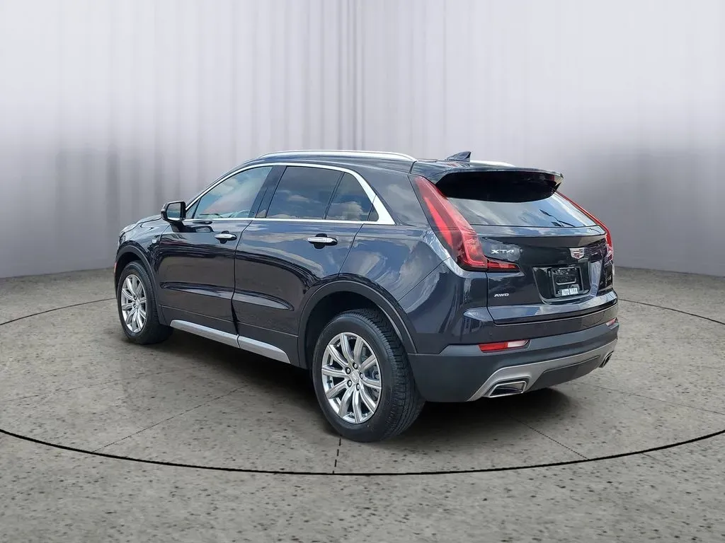 2023 Galactic Gray Metallic /Light Platinum/Jet Black Cadillac XT4 AWD Premium Luxury (1GYFZDR42PF) with an 4 Cyl, 2.0L engine, 9-speed automatic transmission, located at 6064 Gull Rd, Kalamazoo, MI, 49048, (269) 222-0088, 42.328388, -85.512924 - **Experience Luxury and Versatility with the 2023 Cadillac XT4 at AutoMaxx - Battle Creek!**<br /> <br /> Are you in search of an SUV that effortlessly combines luxury, performance, and practicality? Look no further than the stunning 2023 Cadillac XT4, now available at AutoMaxx, your premier pre-own - Photo#3