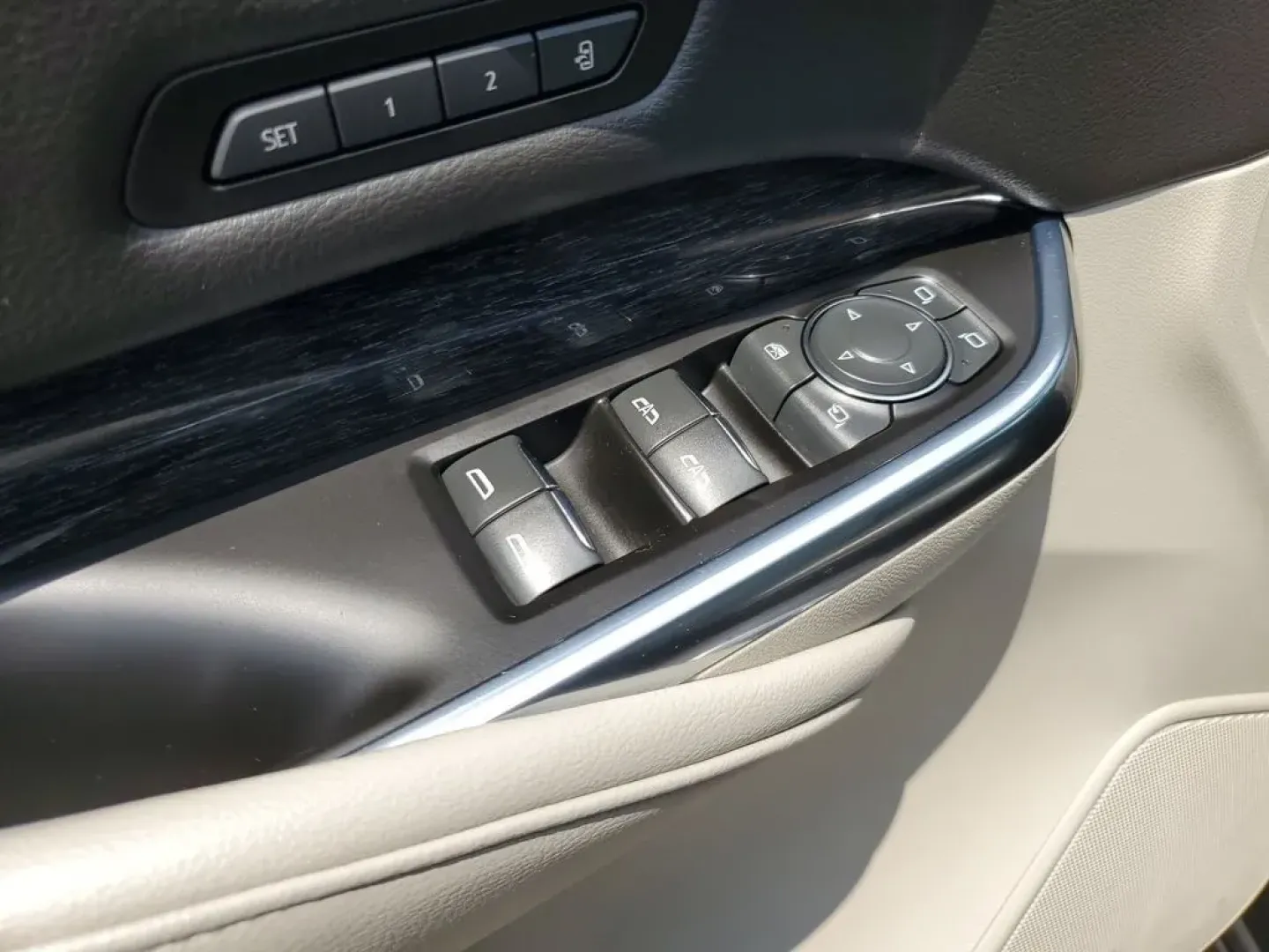2023 Galactic Gray Metallic /Light Platinum/Jet Black Cadillac XT4 AWD Premium Luxury (1GYFZDR42PF) with an 4 Cyl, 2.0L engine, 9-speed automatic transmission, located at 6064 Gull Rd, Kalamazoo, MI, 49048, (269) 222-0088, 42.328388, -85.512924 - **Experience Luxury and Versatility with the 2023 Cadillac XT4 at AutoMaxx - Battle Creek!**<br /> <br /> Are you in search of an SUV that effortlessly combines luxury, performance, and practicality? Look no further than the stunning 2023 Cadillac XT4, now available at AutoMaxx, your premier pre-own - Photo#7