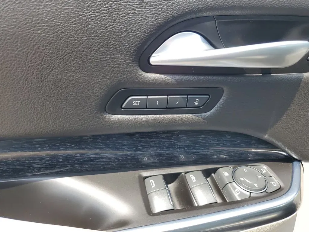 2023 Galactic Gray Metallic /Light Platinum/Jet Black Cadillac XT4 AWD Premium Luxury (1GYFZDR42PF) with an 4 Cyl, 2.0L engine, 9-speed automatic transmission, located at 6064 Gull Rd, Kalamazoo, MI, 49048, (269) 222-0088, 42.328388, -85.512924 - **Experience Luxury and Versatility with the 2023 Cadillac XT4 at AutoMaxx - Battle Creek!**<br /> <br /> Are you in search of an SUV that effortlessly combines luxury, performance, and practicality? Look no further than the stunning 2023 Cadillac XT4, now available at AutoMaxx, your premier pre-own - Photo#8