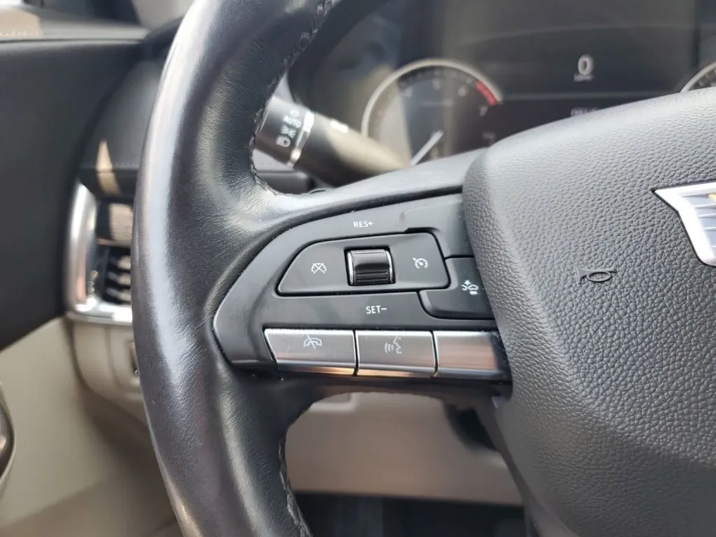 2023 Galactic Gray Metallic /Light Platinum/Jet Black Cadillac XT4 AWD Premium Luxury (1GYFZDR42PF) with an 4 Cyl, 2.0L engine, 9-speed automatic transmission, located at 6064 Gull Rd, Kalamazoo, MI, 49048, (269) 222-0088, 42.328388, -85.512924 - **Experience Luxury and Versatility with the 2023 Cadillac XT4 at AutoMaxx - Battle Creek!**<br /> <br /> Are you in search of an SUV that effortlessly combines luxury, performance, and practicality? Look no further than the stunning 2023 Cadillac XT4, now available at AutoMaxx, your premier pre-own - Photo#16