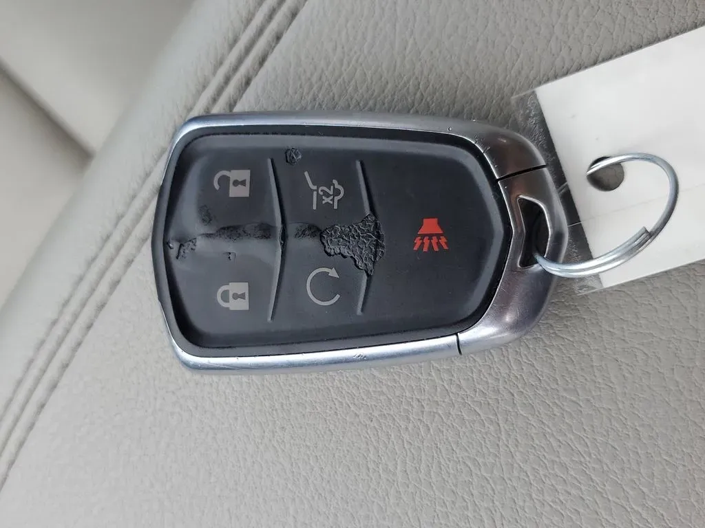 2023 Galactic Gray Metallic /Light Platinum/Jet Black Cadillac XT4 AWD Premium Luxury (1GYFZDR42PF) with an 4 Cyl, 2.0L engine, 9-speed automatic transmission, located at 6064 Gull Rd, Kalamazoo, MI, 49048, (269) 222-0088, 42.328388, -85.512924 - **Experience Luxury and Versatility with the 2023 Cadillac XT4 at AutoMaxx - Battle Creek!**<br /> <br /> Are you in search of an SUV that effortlessly combines luxury, performance, and practicality? Look no further than the stunning 2023 Cadillac XT4, now available at AutoMaxx, your premier pre-own - Photo#25