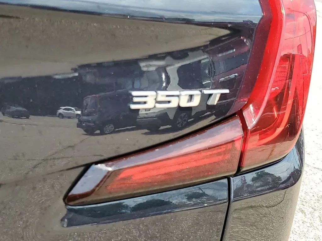 2023 Galactic Gray Metallic /Light Platinum/Jet Black Cadillac XT4 AWD Premium Luxury (1GYFZDR42PF) with an 4 Cyl, 2.0L engine, 9-speed automatic transmission, located at 6064 Gull Rd, Kalamazoo, MI, 49048, (269) 222-0088, 42.328388, -85.512924 - **Experience Luxury and Versatility with the 2023 Cadillac XT4 at AutoMaxx - Battle Creek!**<br /> <br /> Are you in search of an SUV that effortlessly combines luxury, performance, and practicality? Look no further than the stunning 2023 Cadillac XT4, now available at AutoMaxx, your premier pre-own - Photo#32