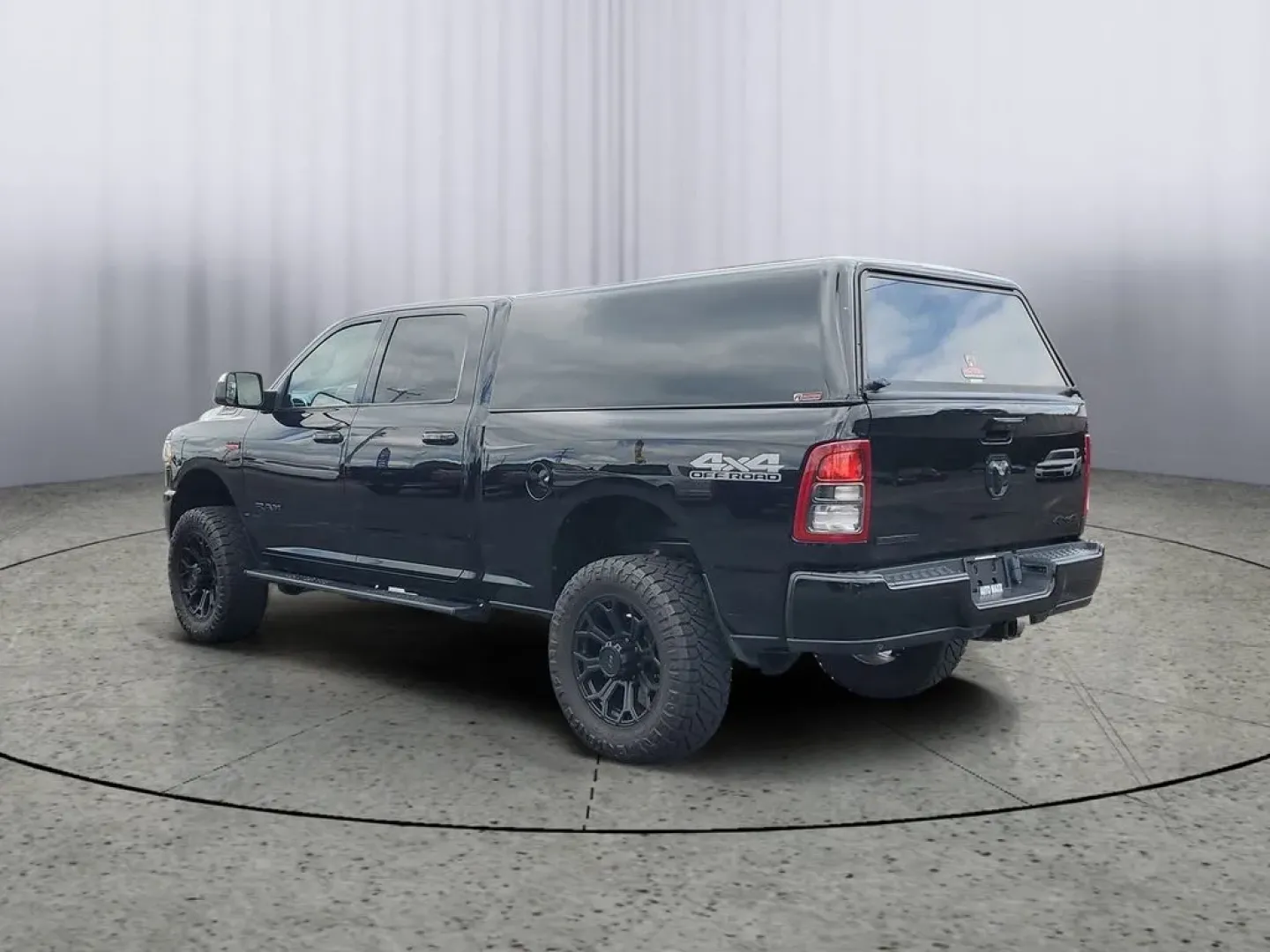 2019 Diamond Black Crystal Pearlcoat /Black Ram 2500 Big Horn (3C6UR5DJ3KG) with an V8, 6.4L engine, 8-speed automatic transmission, located at 6064 Gull Rd, Kalamazoo, MI, 49048, (269) 222-0088, 42.328388, -85.512924 - **Adventure Awaits with the 2019 Ram 2500 Tradesman Crew Cab Your Ultimate Workhorse and Family Companion!**<br /> <br /> Are you ready to elevate your lifestyle with a powerful truck that meets all your needs? The 2019 Ram 2500 Tradesman Crew Cab SWB 4WD is perfect for those who crave adventure, w - Photo#3
