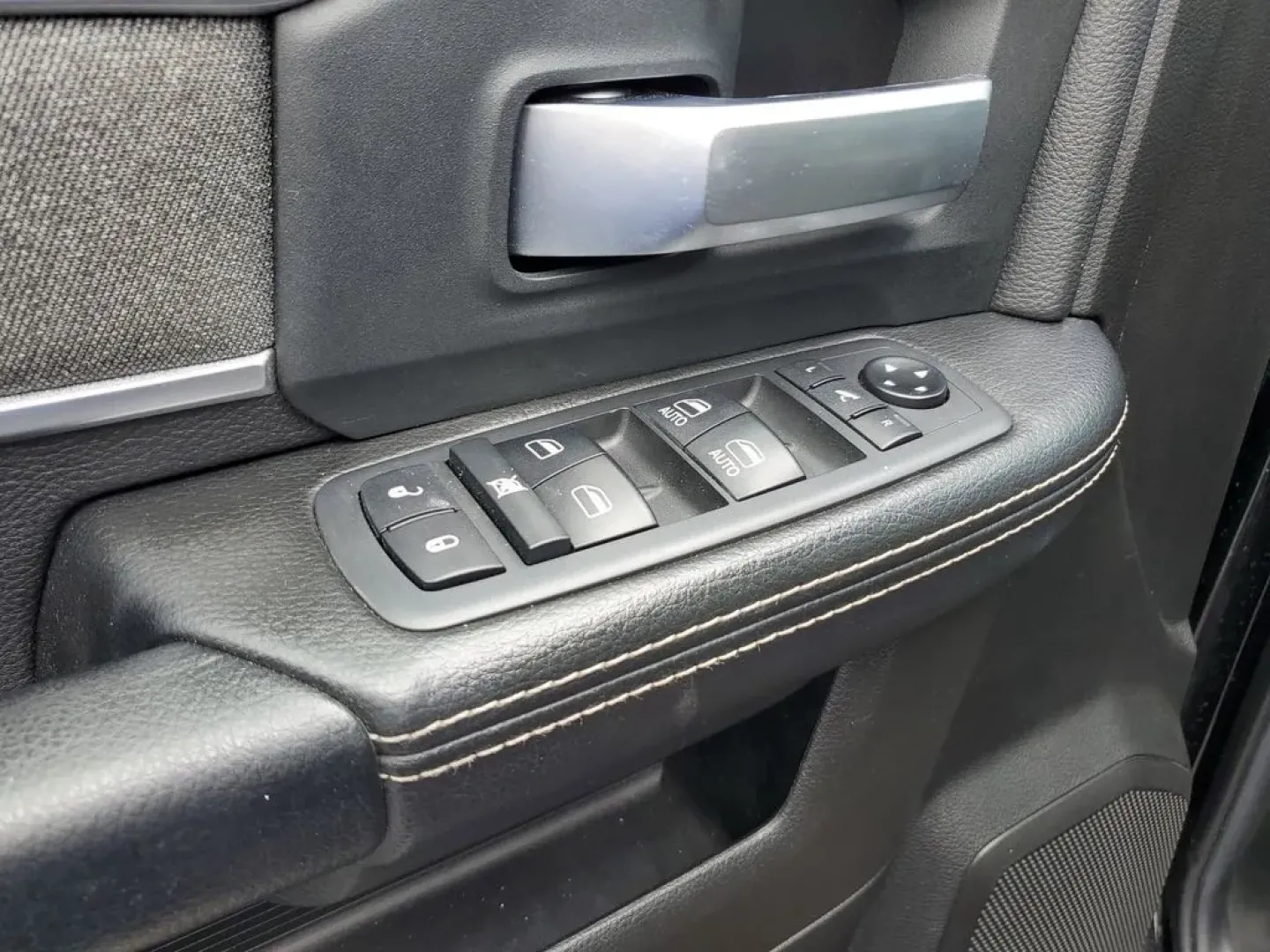 2019 Diamond Black Crystal Pearlcoat /Black Ram 2500 Big Horn (3C6UR5DJ3KG) with an V8, 6.4L engine, 8-speed automatic transmission, located at 6064 Gull Rd, Kalamazoo, MI, 49048, (269) 222-0088, 42.328388, -85.512924 - **Adventure Awaits with the 2019 Ram 2500 Tradesman Crew Cab Your Ultimate Workhorse and Family Companion!**<br /> <br /> Are you ready to elevate your lifestyle with a powerful truck that meets all your needs? The 2019 Ram 2500 Tradesman Crew Cab SWB 4WD is perfect for those who crave adventure, w - Photo#14