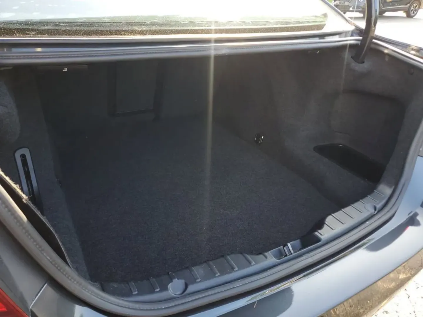2016 Space Gray Metallic /BLACK BMW 5 series 528i (WBA5A5C55GG) with an 4 Cyl, 2.0L engine, 8-speed automatic transmission, located at 6064 Gull Rd, Kalamazoo, MI, 49048, (269) 222-0088, 42.328388, -85.512924 - Experience the perfect blend of luxury and practicality with this stunning 2016 BMW 5-Series 528i, available now at AutoMaxx - Kalamazoo! Picture yourself cruising through the vibrant streets of Kalamazoo, MI, whether you're commuting to work, enjoying a weekend getaway, or simply looking to elevate - Photo#6