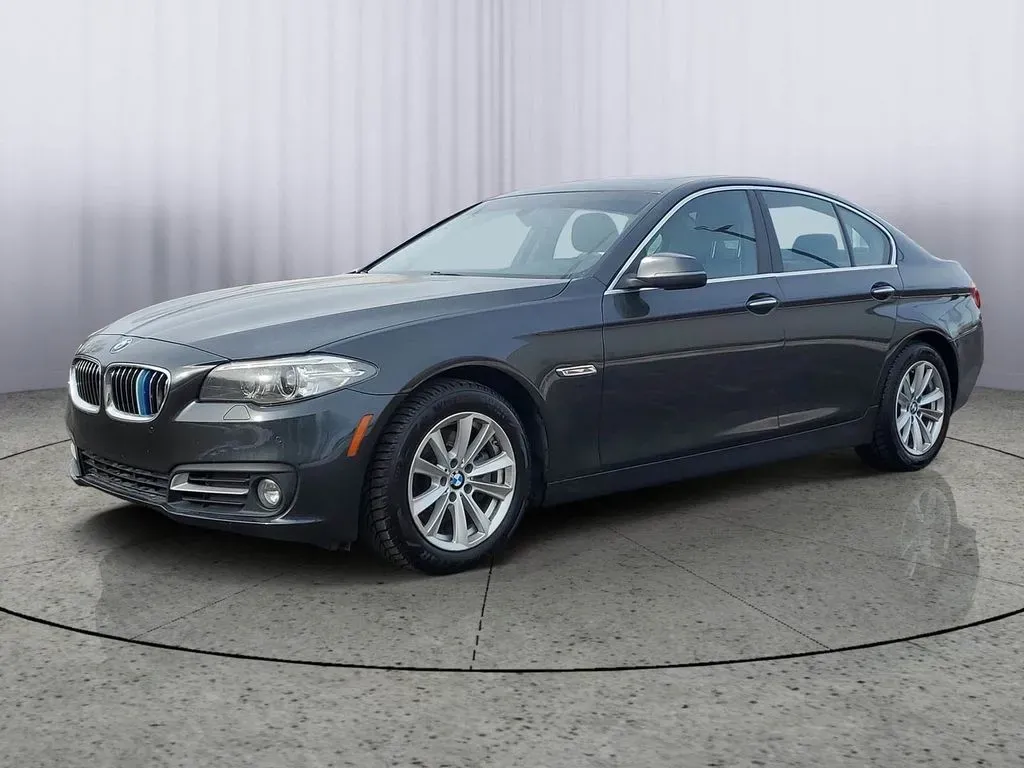 2016 Space Gray Metallic /Black BMW 5 series 528i (WBA5A5C55GG) with an 4 Cyl, 2.0L engine, 8-speed automatic transmission, located at 6064 Gull Rd, Kalamazoo, MI, 49048, (269) 222-0088, 42.328388, -85.512924 - **Discover the Perfect Blend of Luxury and Performance with the 2016 BMW 528i Your Ideal Daily Driver!**<br /> <br /> Are you on the hunt for a luxurious yet practical vehicle that enhances your daily commute while offering the performance you crave? Look no further than the stunning 2016 BMW 528i, - Photo#1